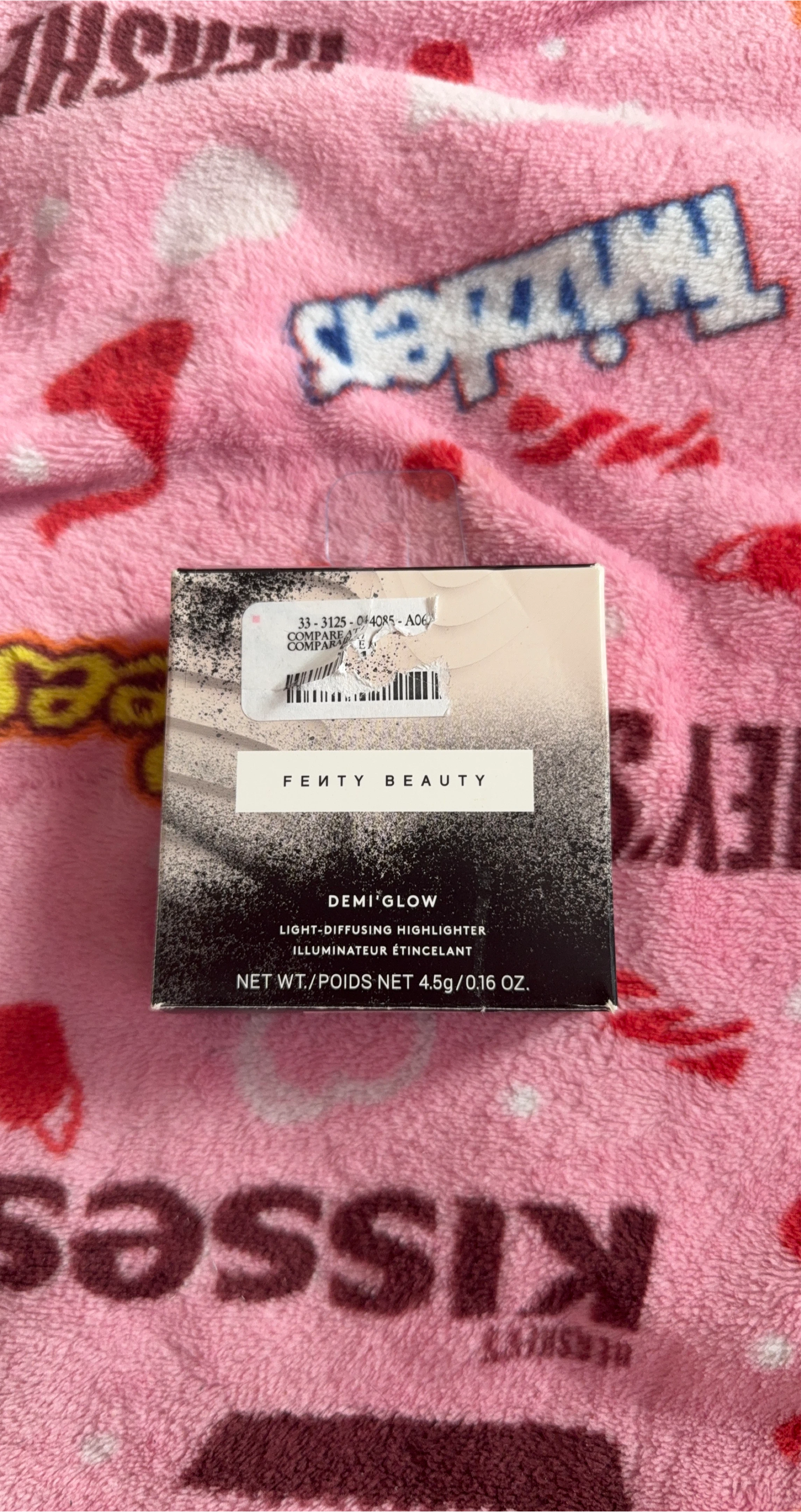 Fenty Beauty Demi-Glow Light-Diffusing Highlighter in Yum Rum 05