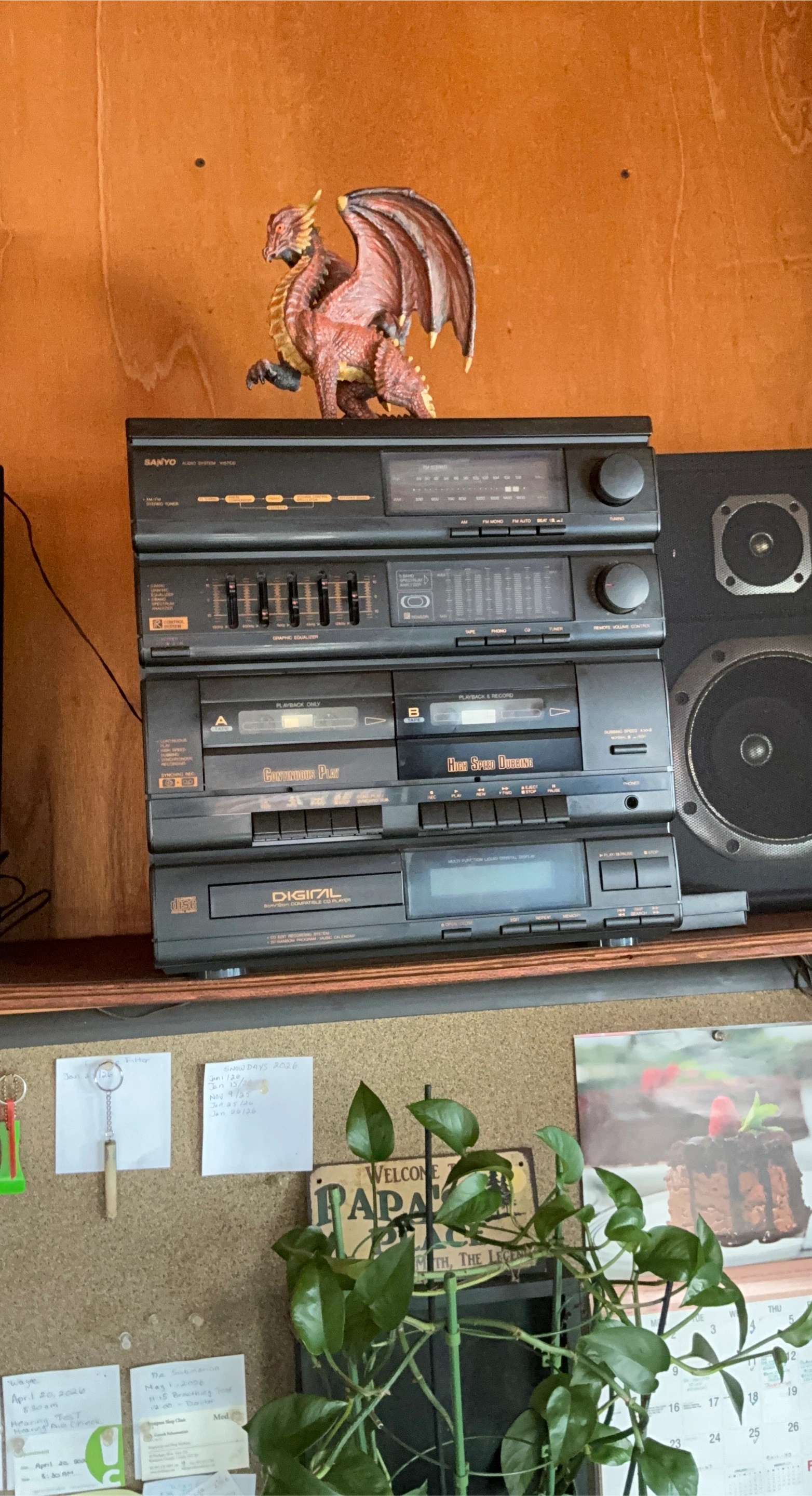 Sanyo Stereo System with Speakers