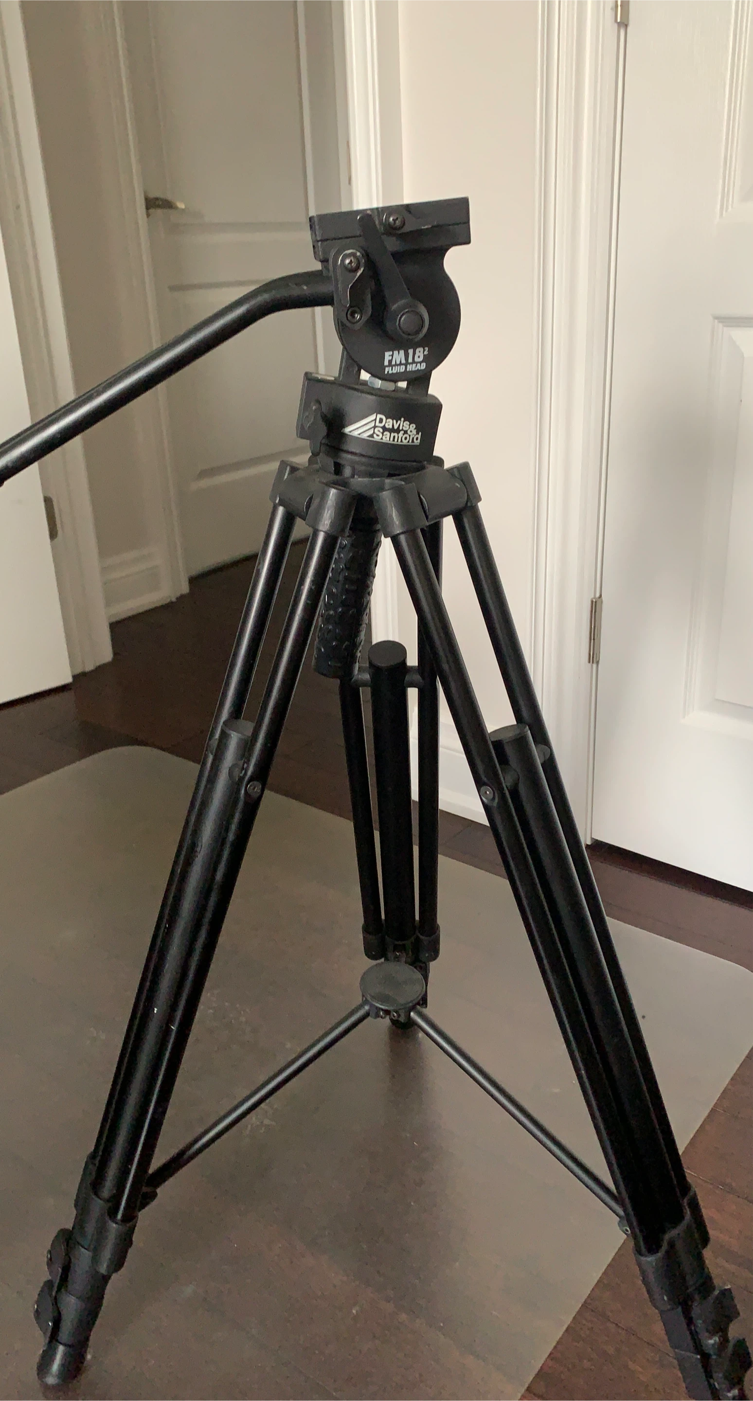 Davis & Sanford FM18 Fluid Head Tripod