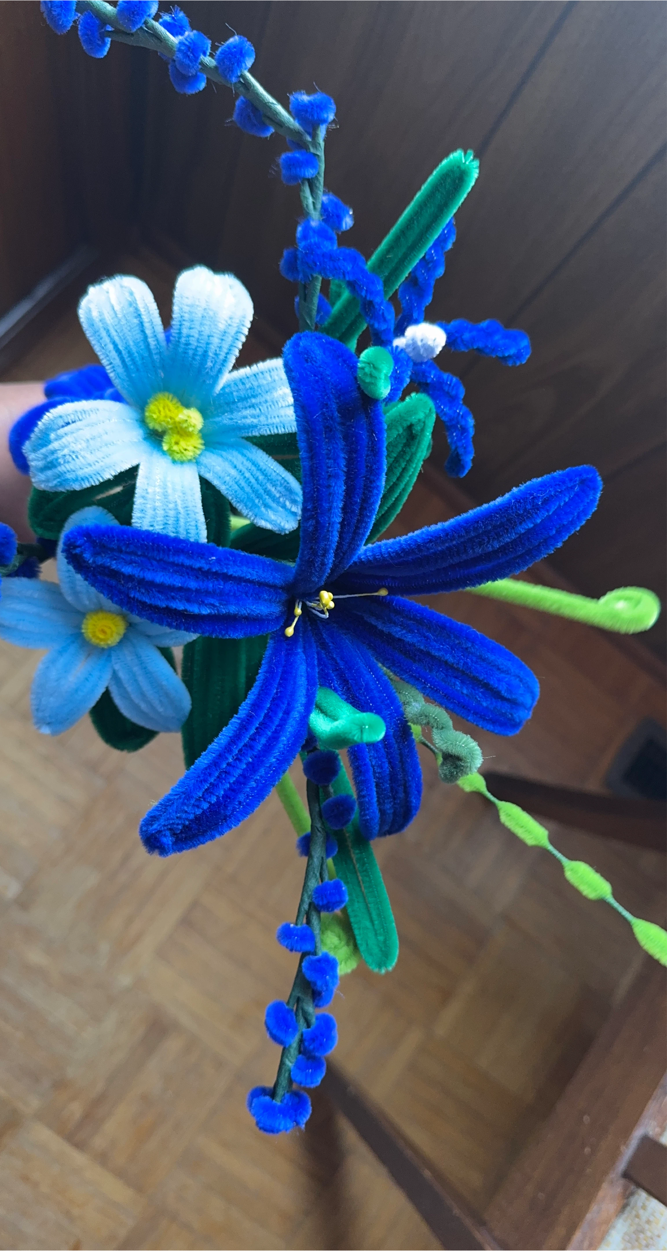 Pipe Cleaner Flowers - Blue and Light Blue