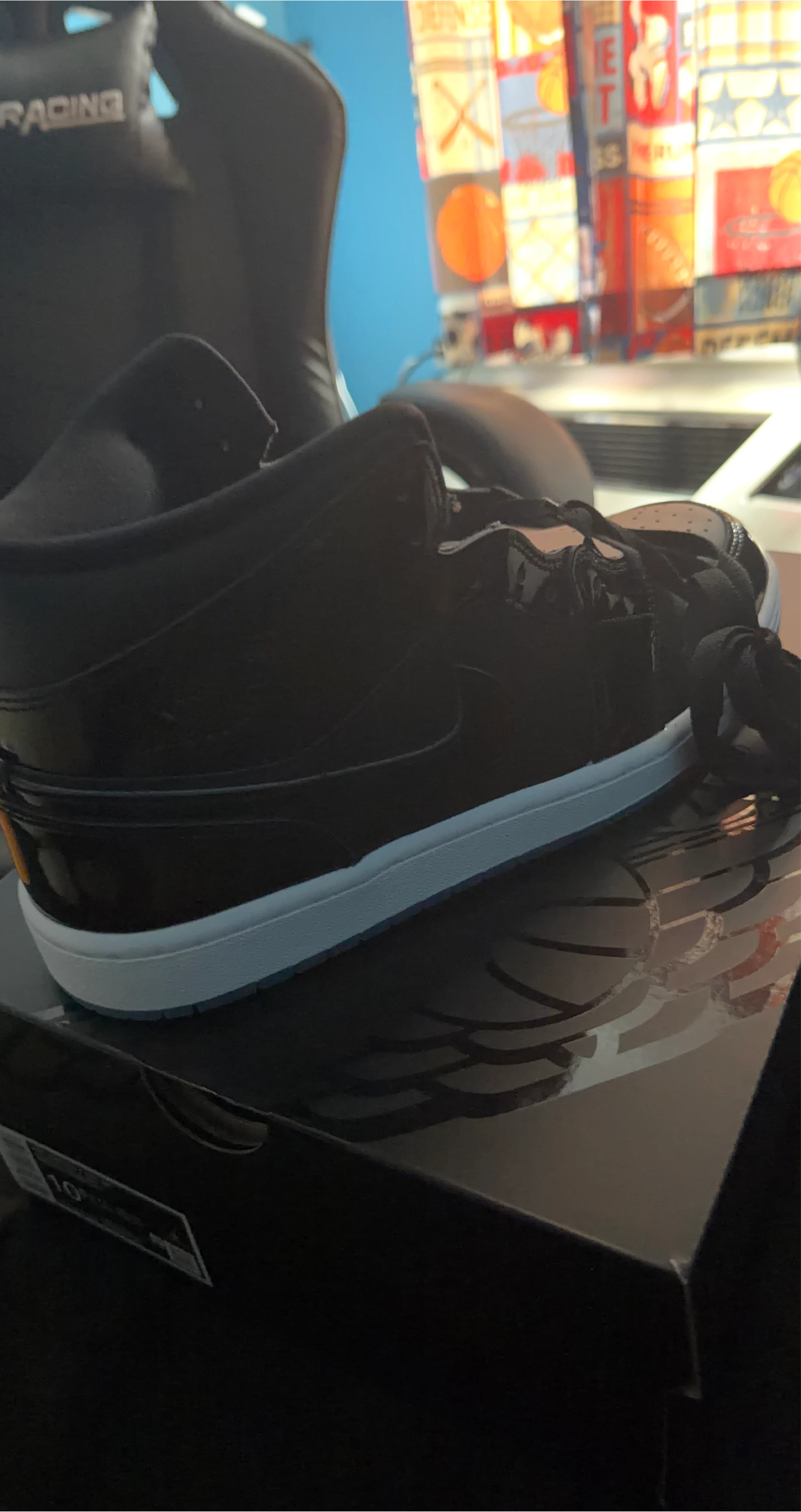 Air Jordan 1 Mid SE "Black/Concord" Sneakers
