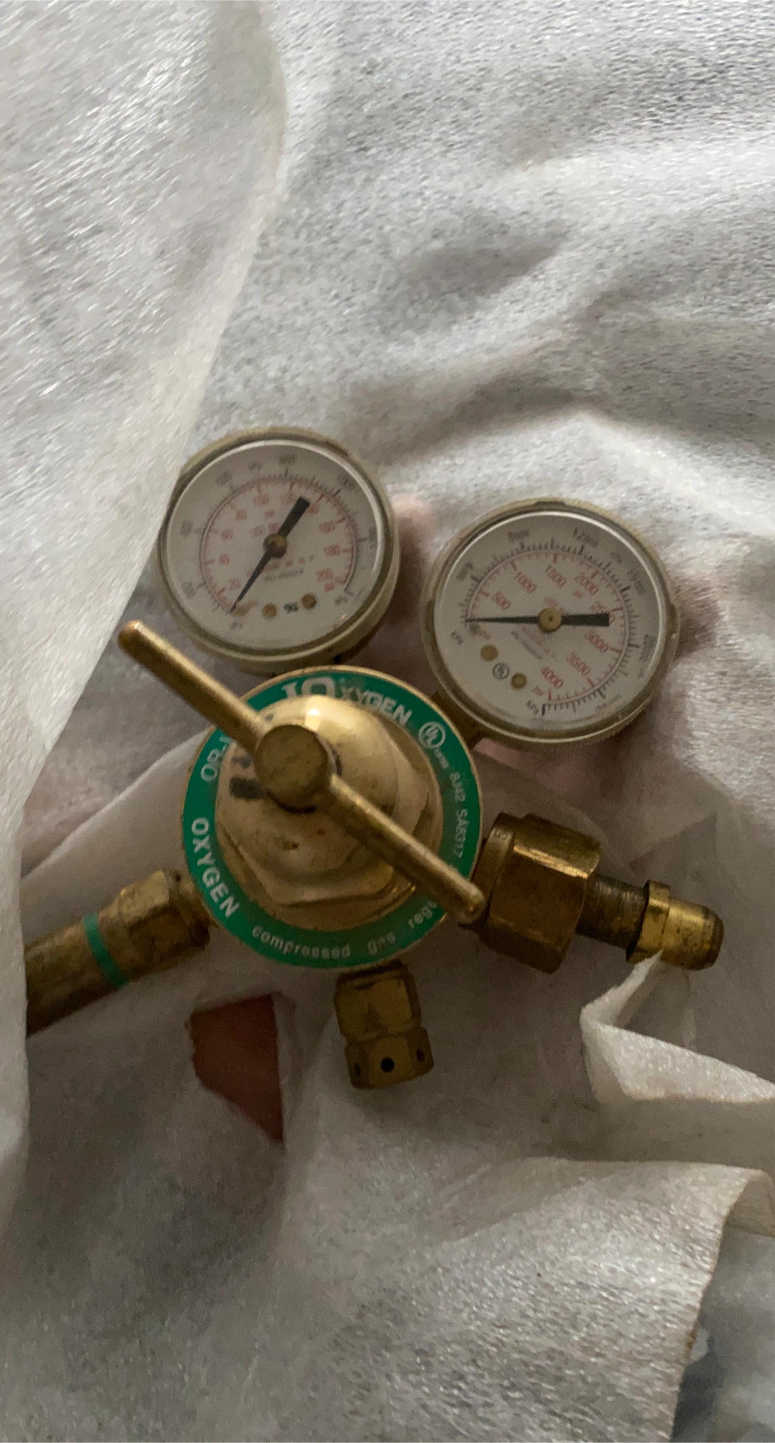 Oxygen Regulator