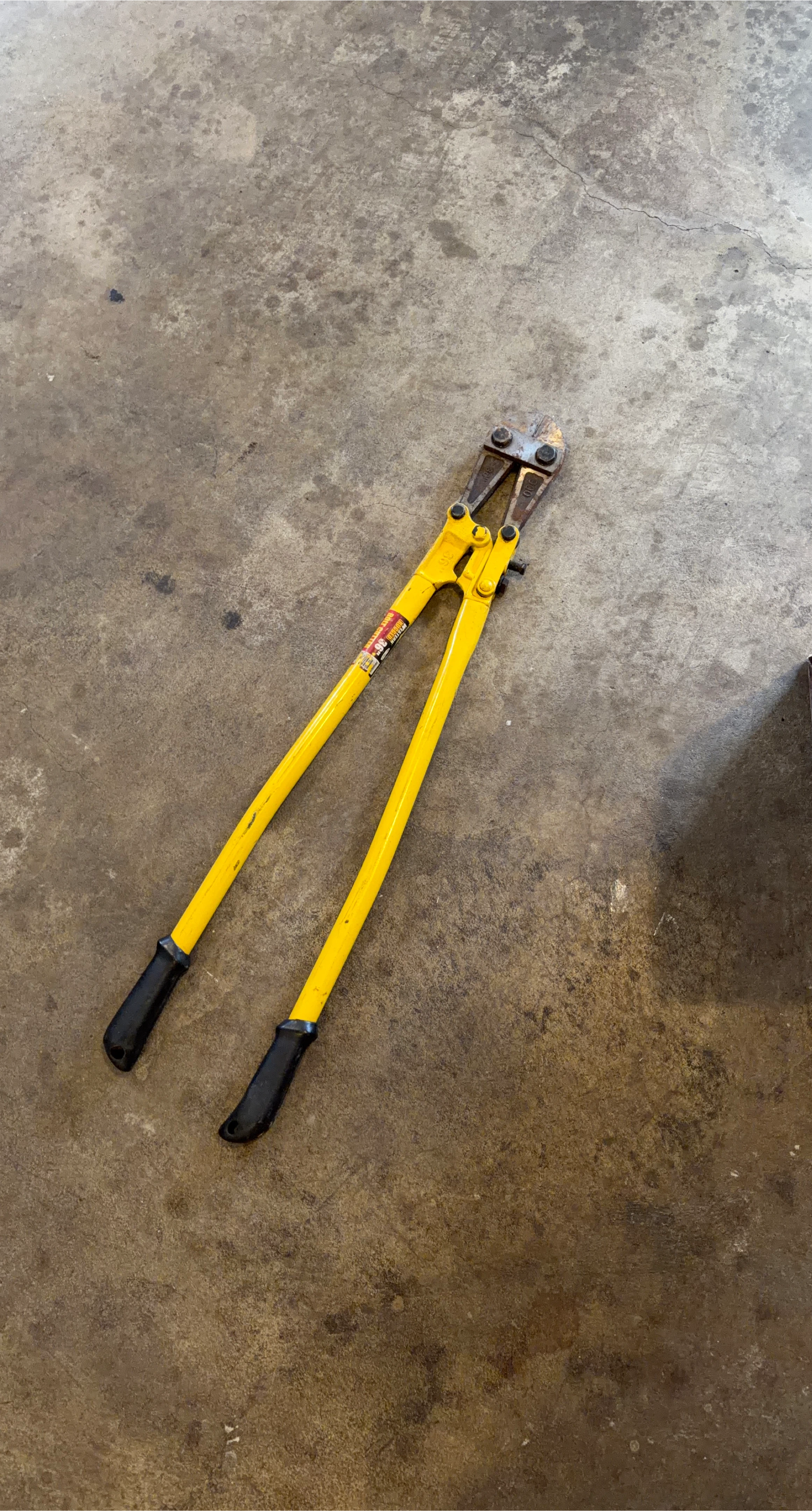 Yellow Bolt Cutters - 36 inch