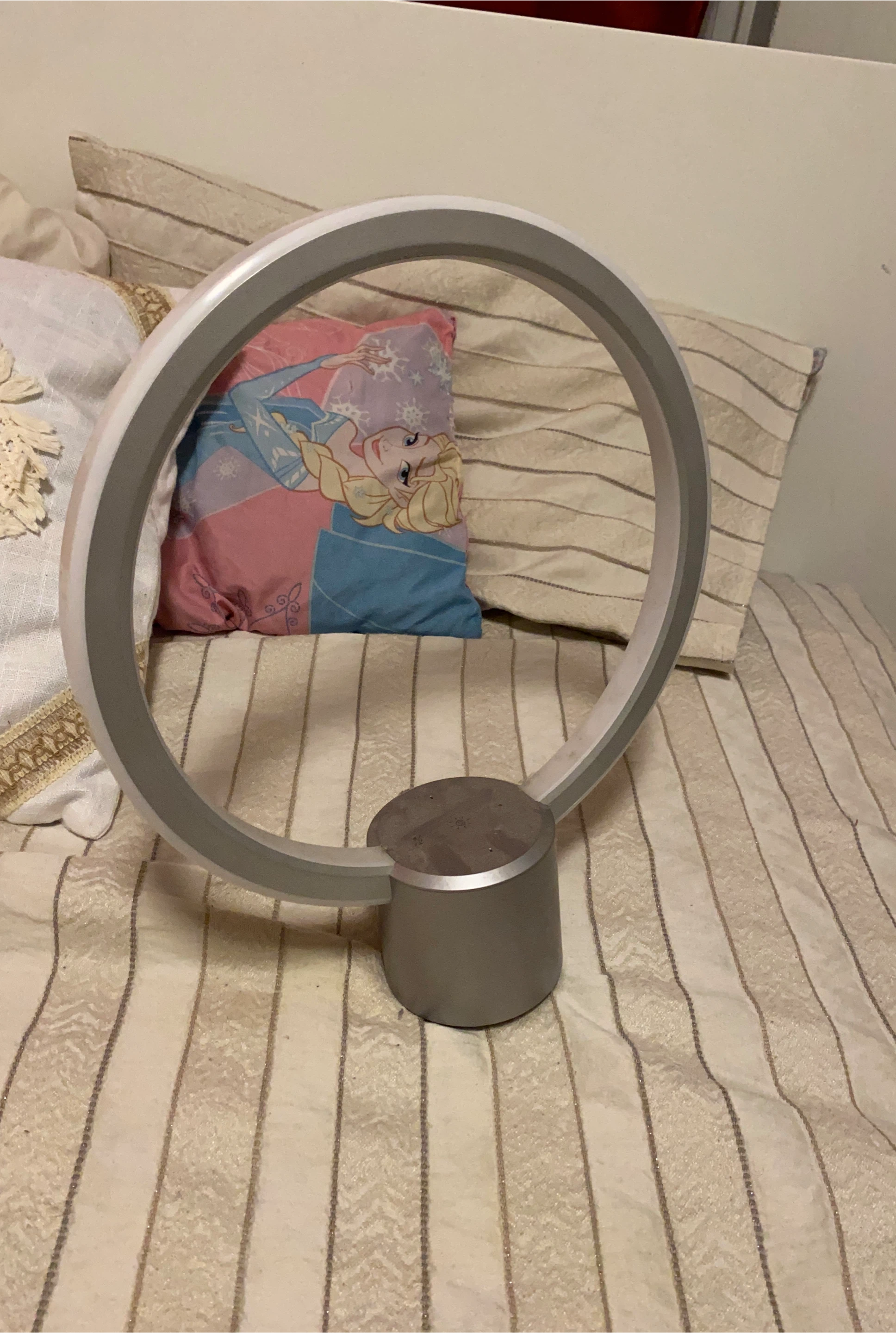 Modern Ring Desk Lamp