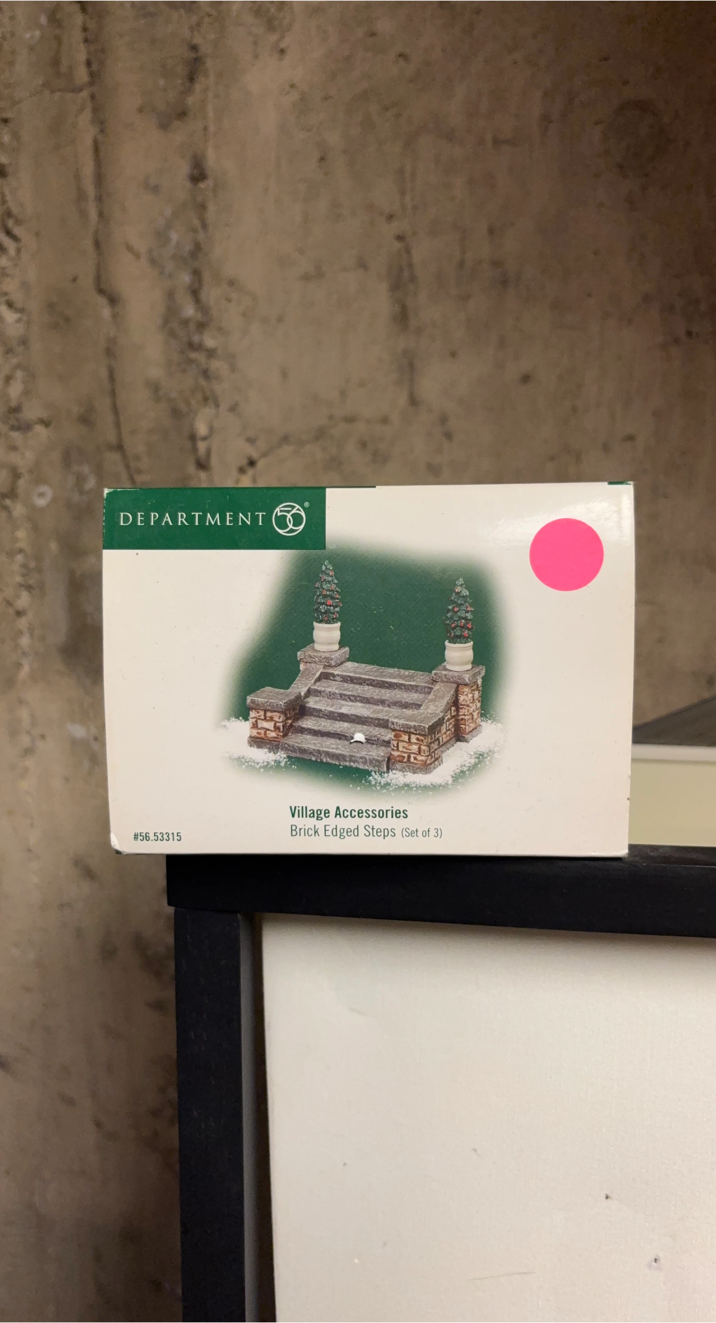 Department 56 Village Accessories Brick Edged Steps (Set of 3)