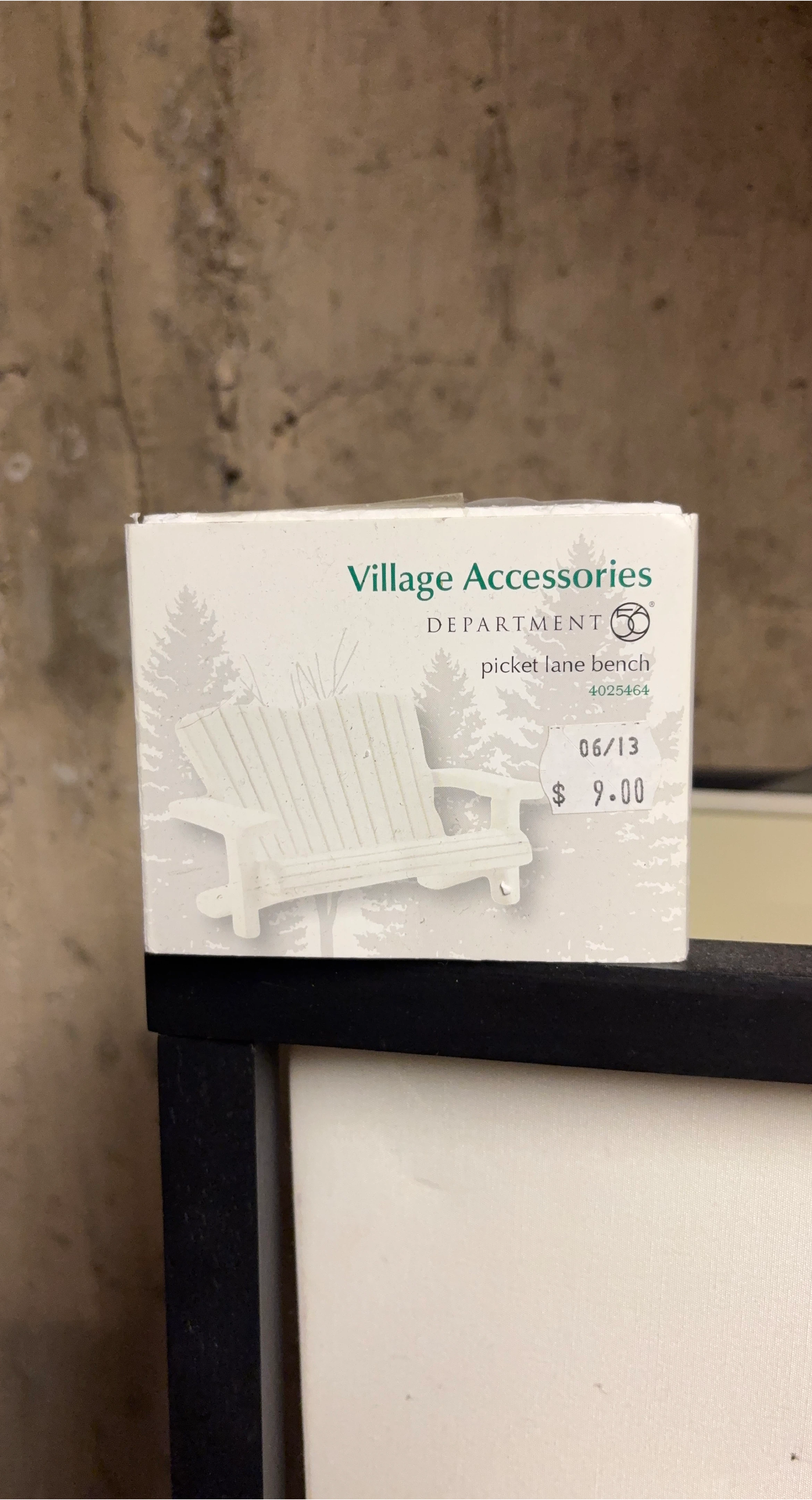 Village Accessories Picket Lane Bench