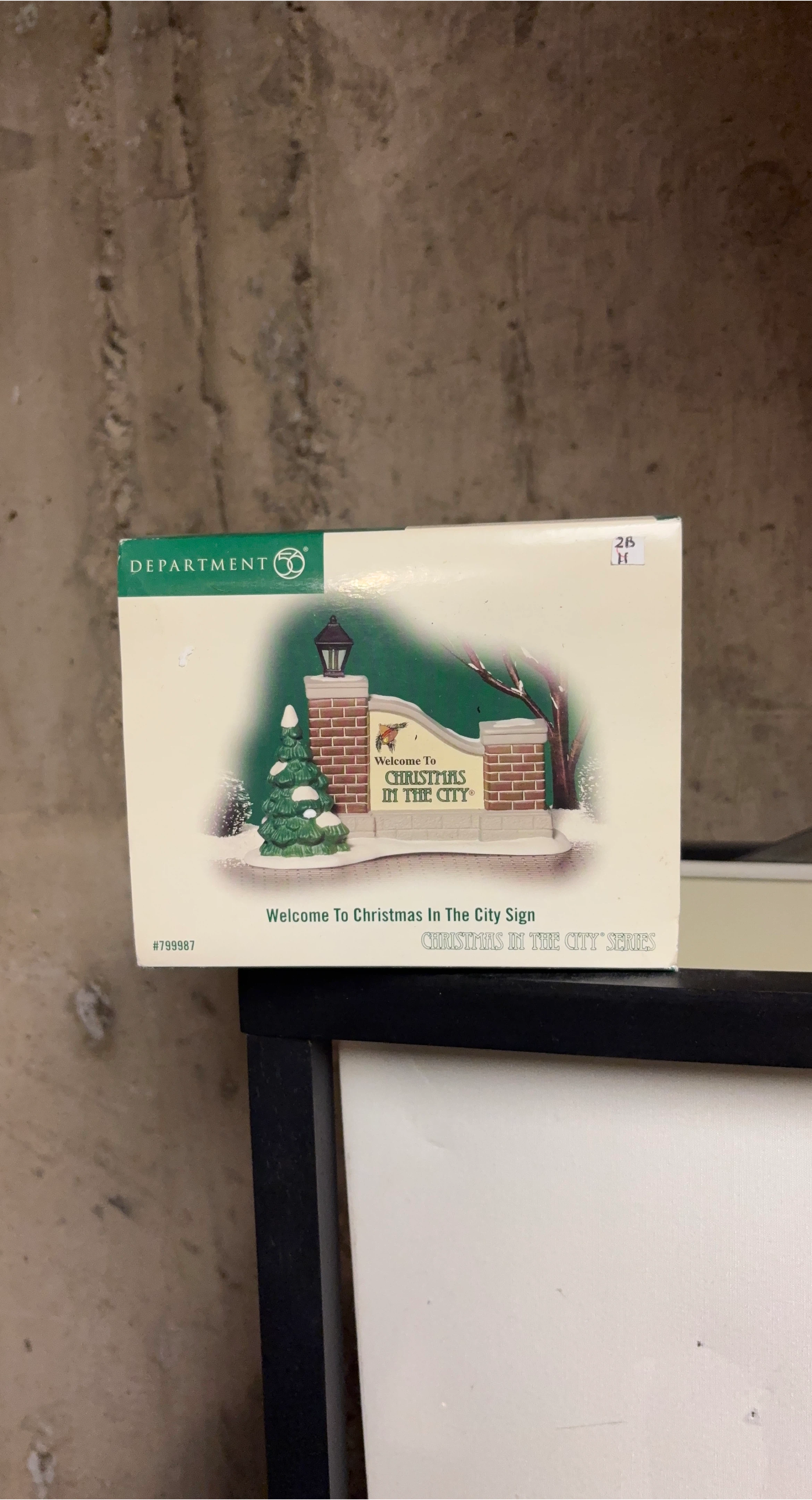 Department 56 "Welcome To Christmas In The City" Sign