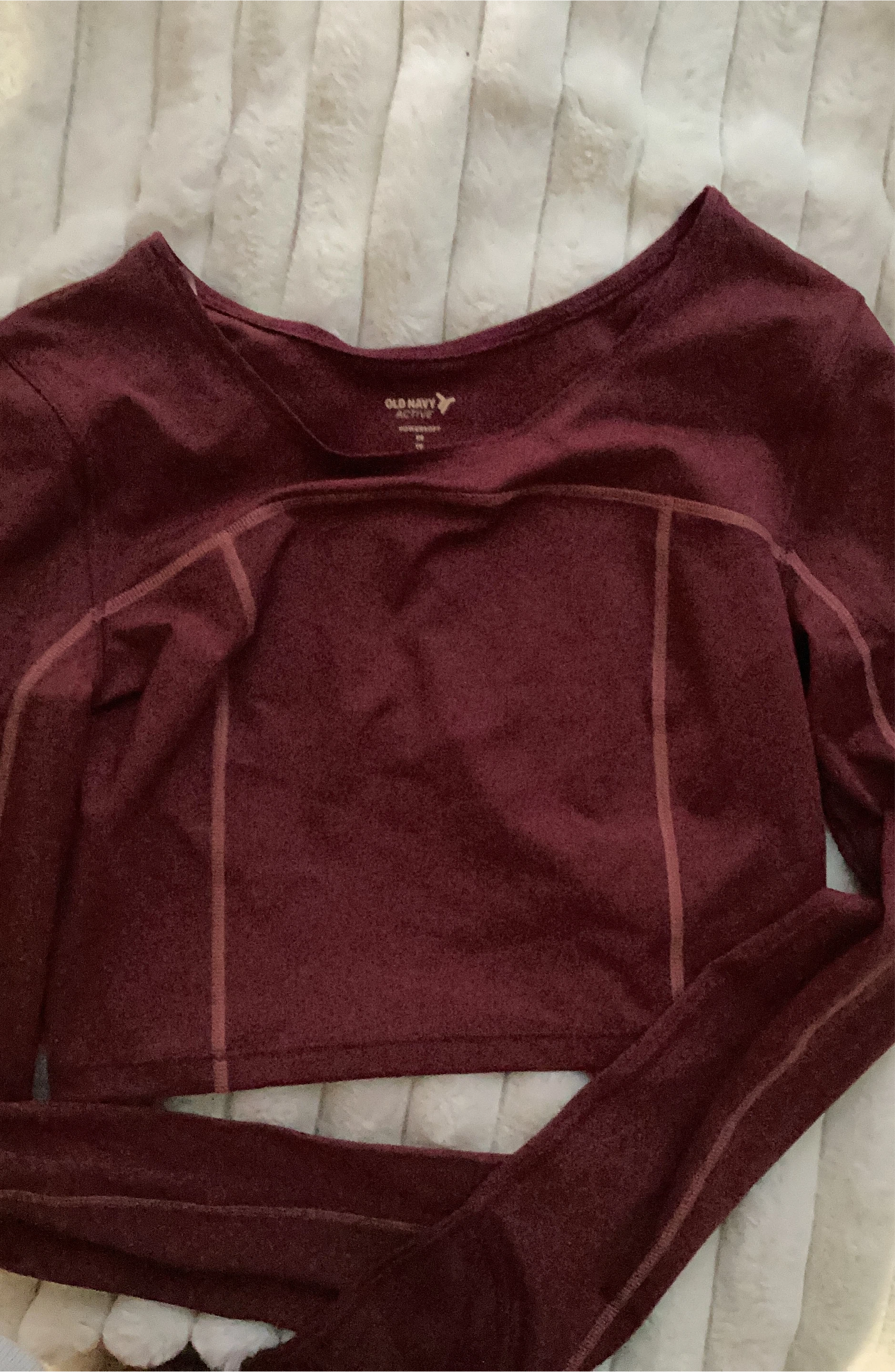 Old Navy Active Long Sleeve Cropped Top - Medium