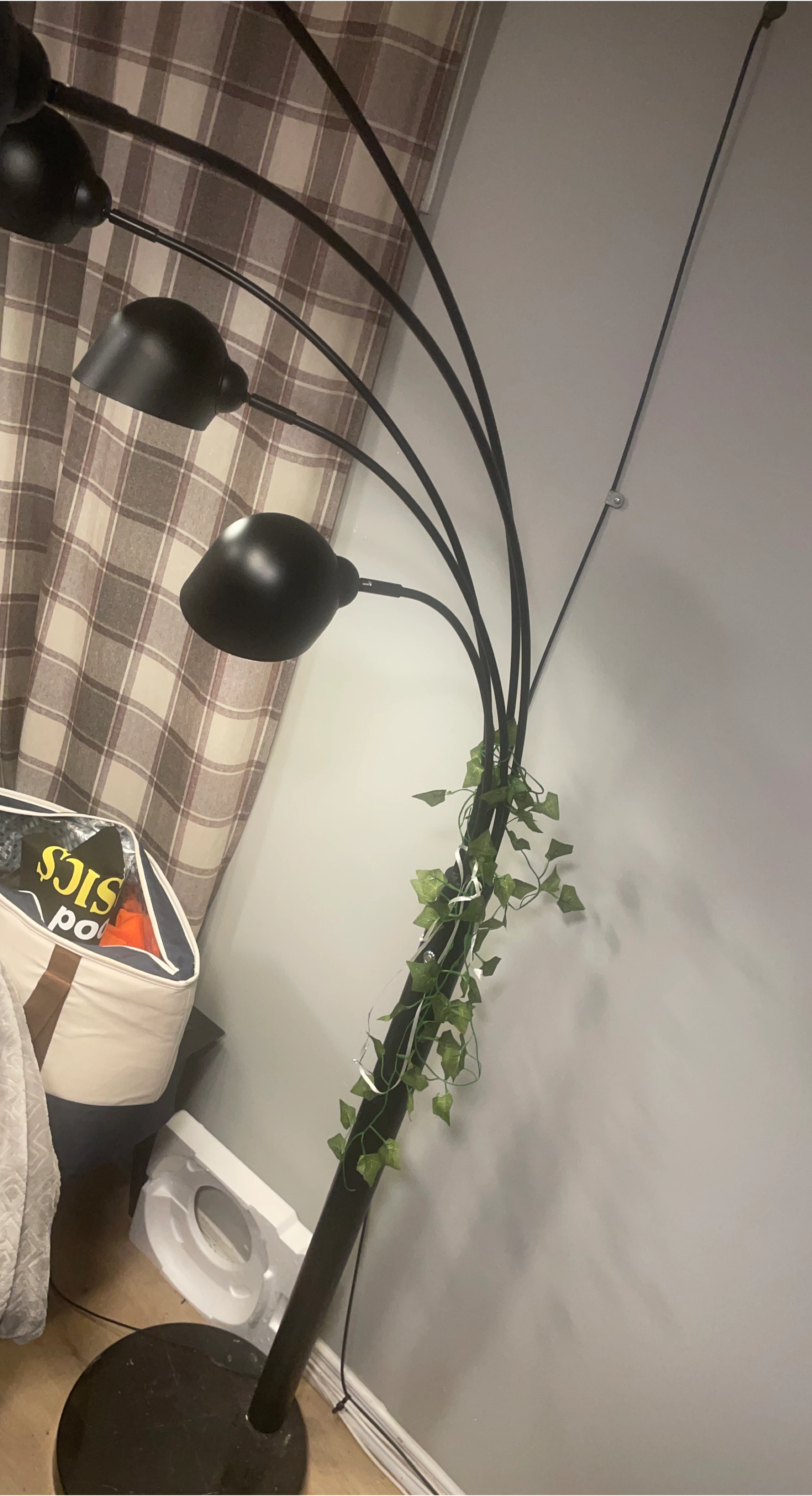 Black Arc Floor Lamp