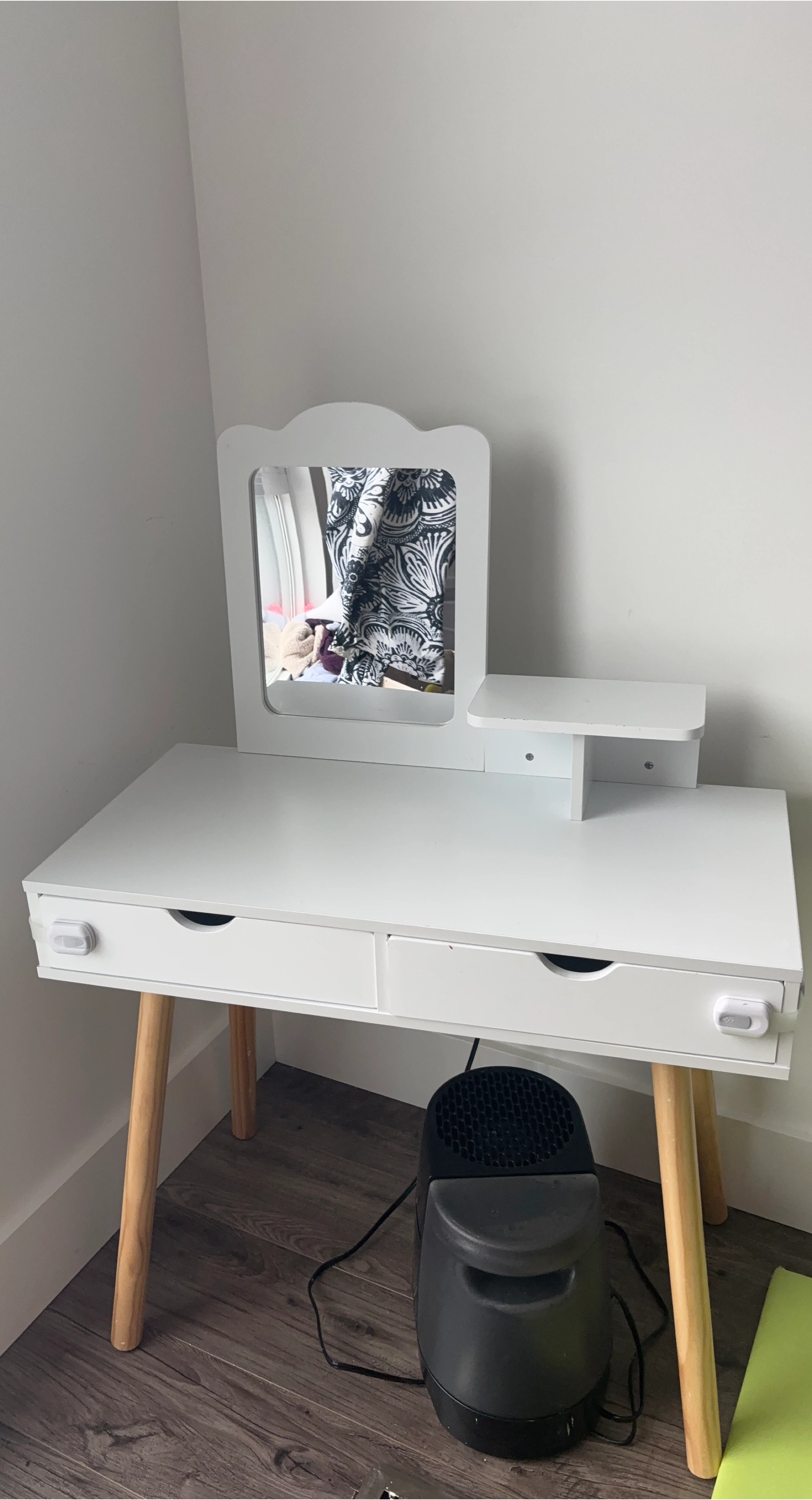 Kids White Vanity Desk with Mirror