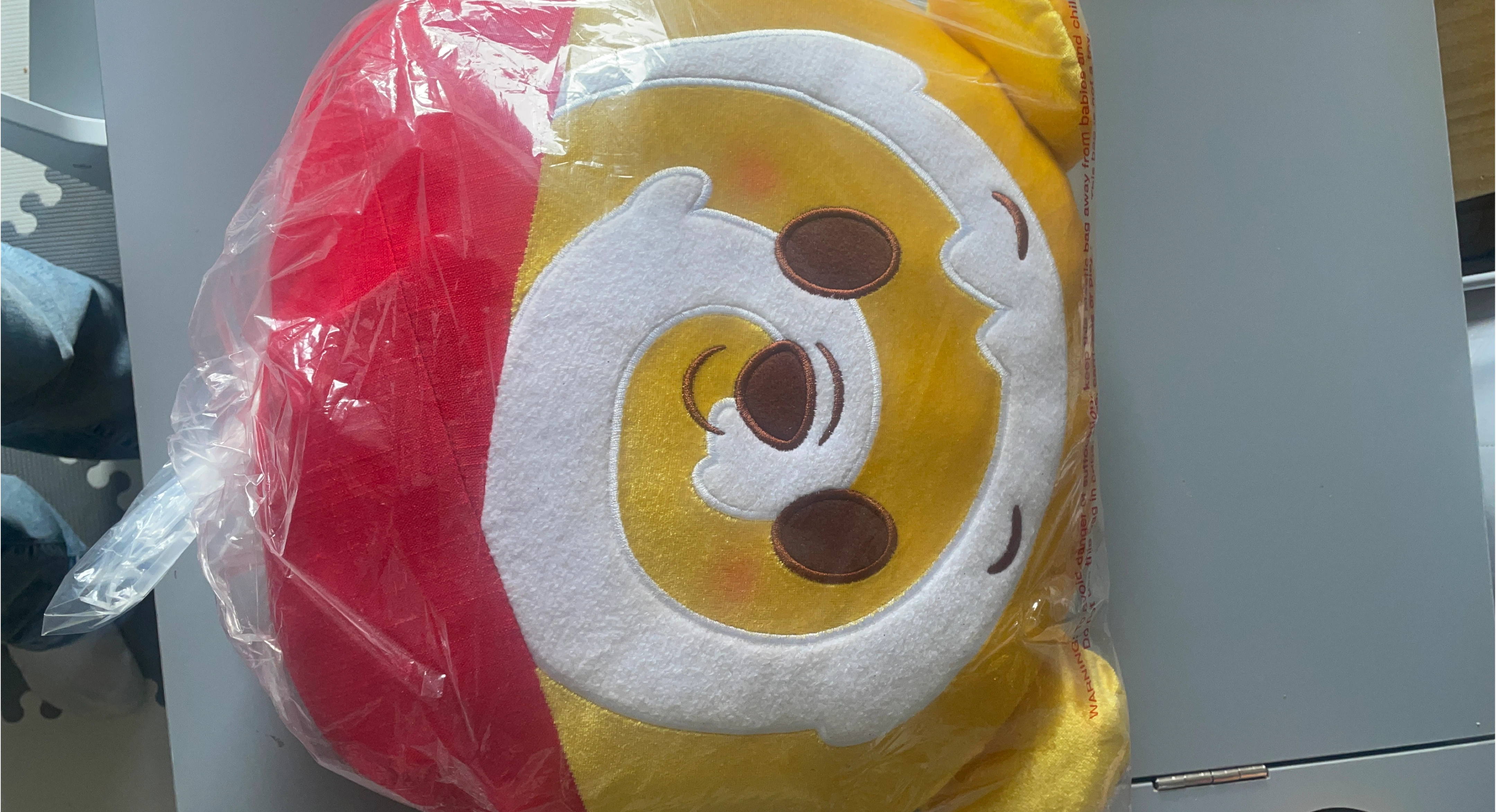 Disney Munchling Winnie the Pooh Honey Cake Plush - photo 3