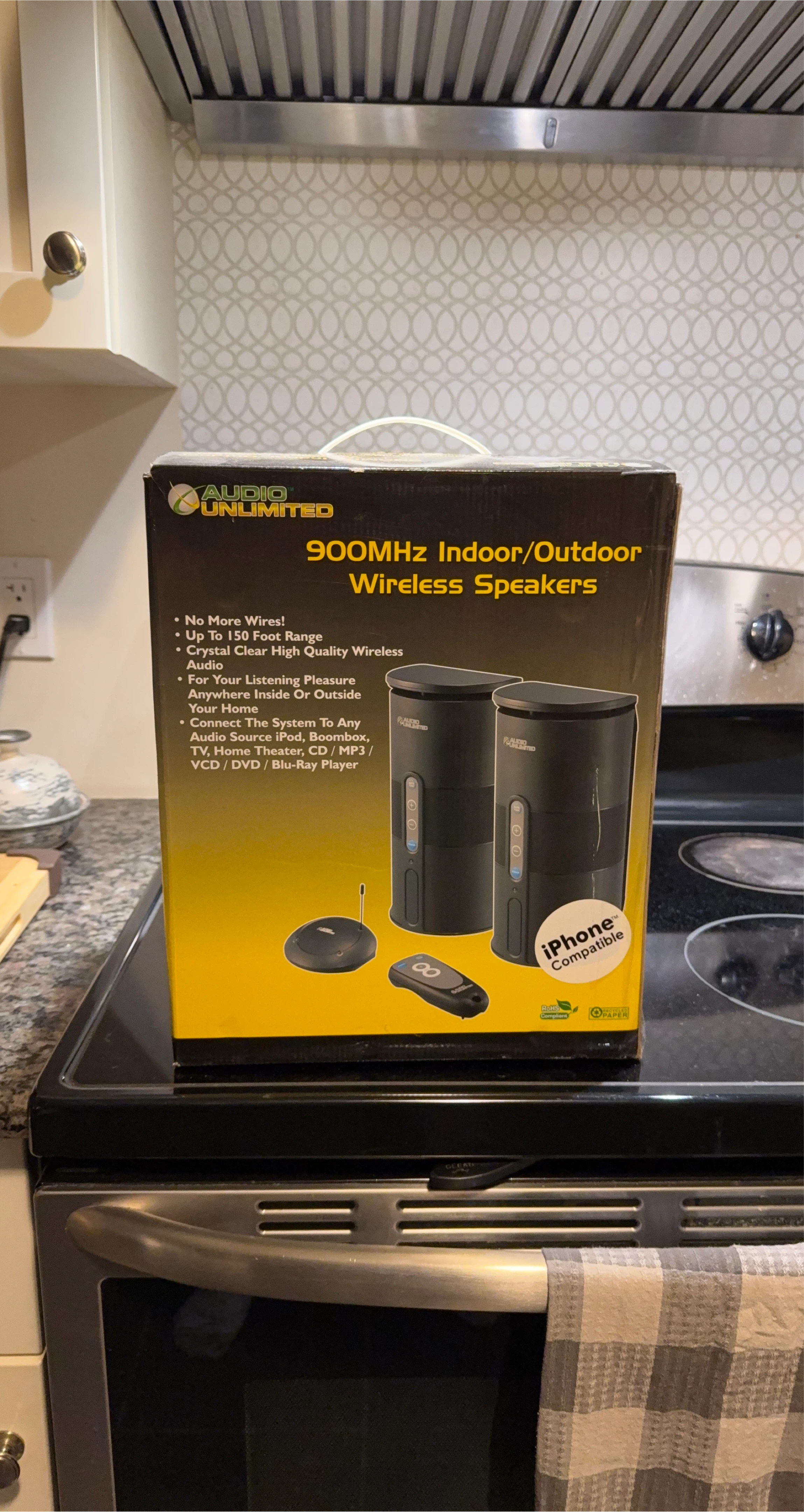 Audio Unlimited 900MHz Indoor/Outdoor Wireless Speakers