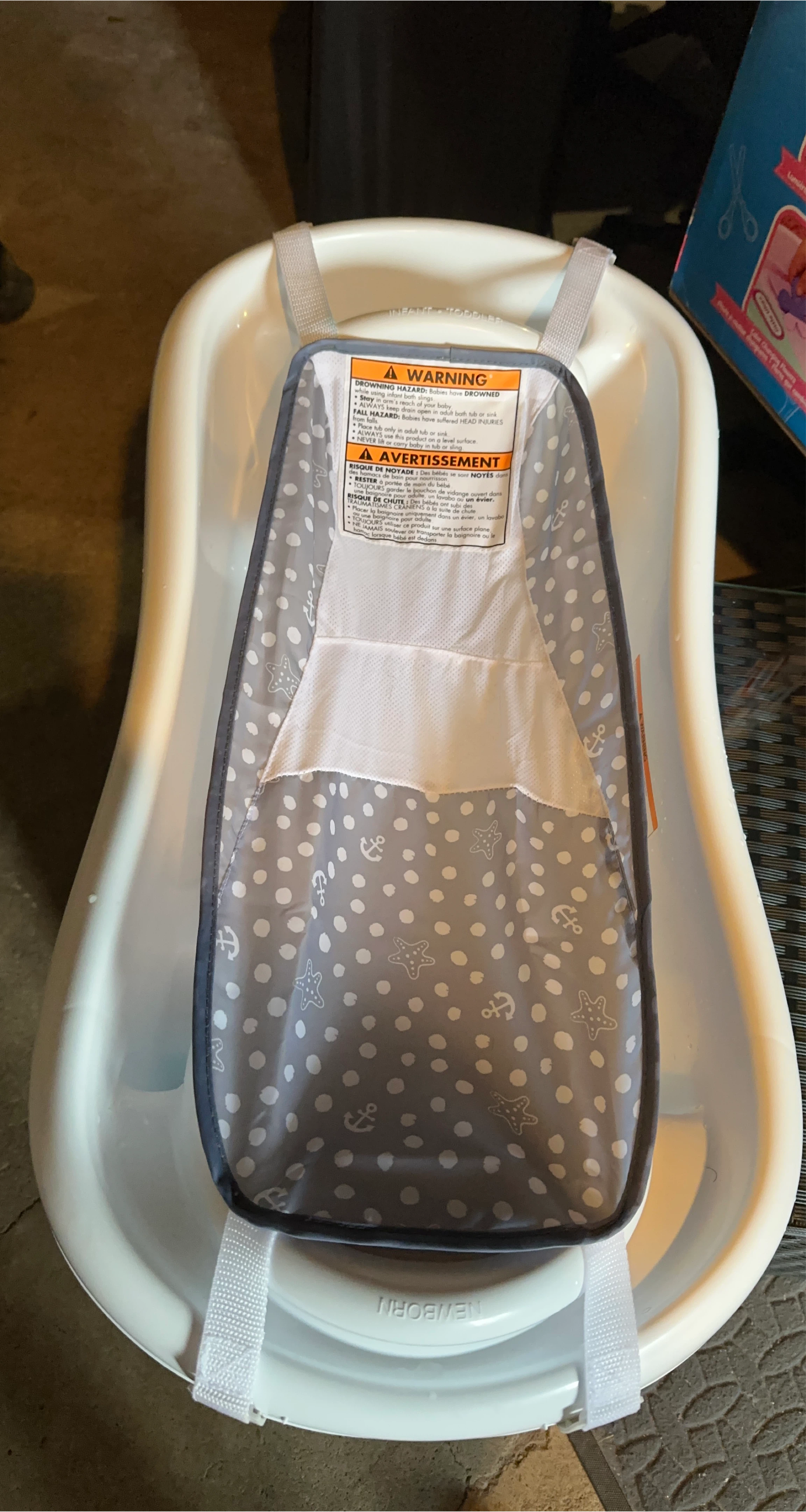 The First Years Newborn Bath tub and Sling