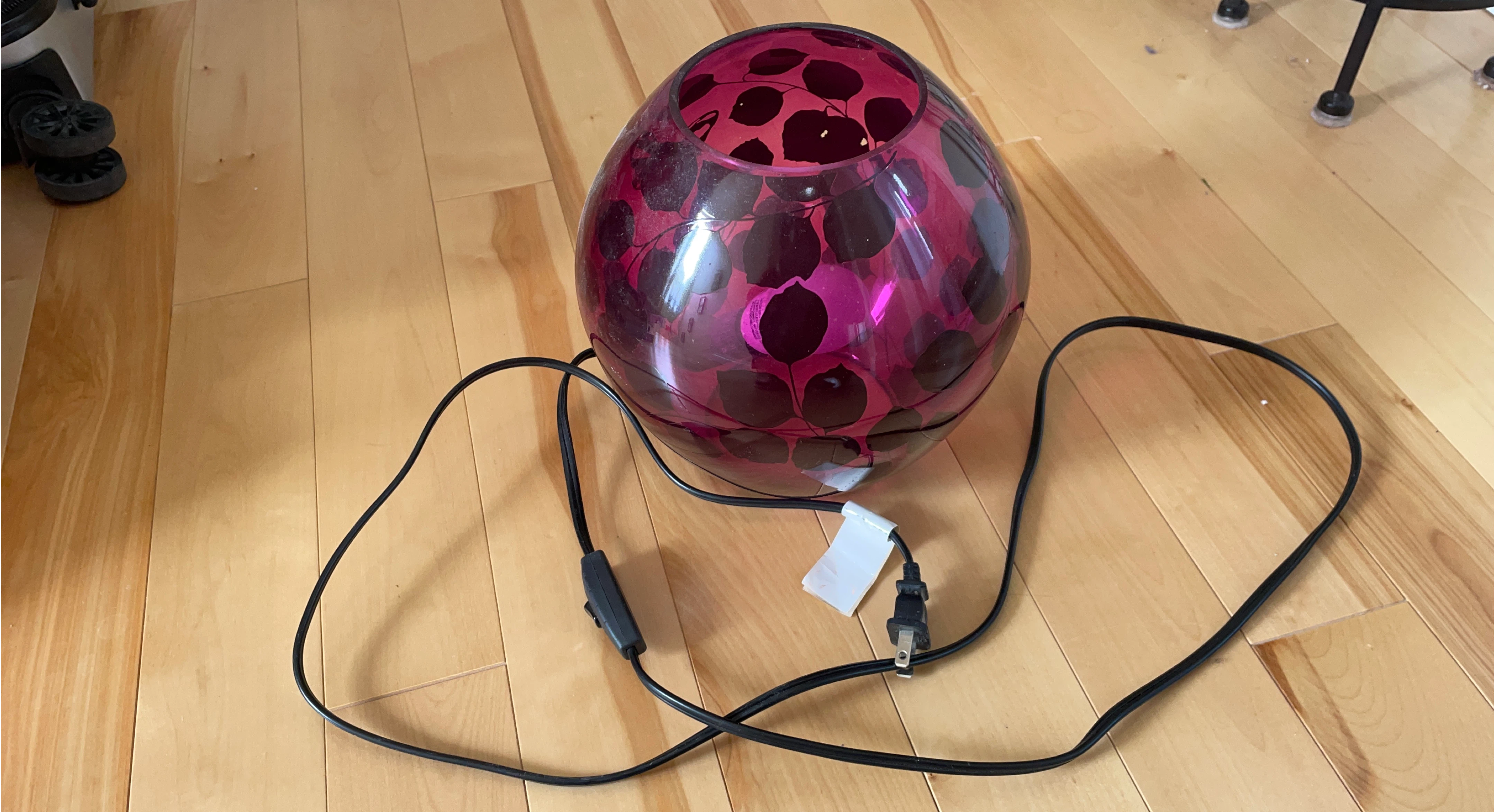 Pink Glass Leaf Accent Lamp