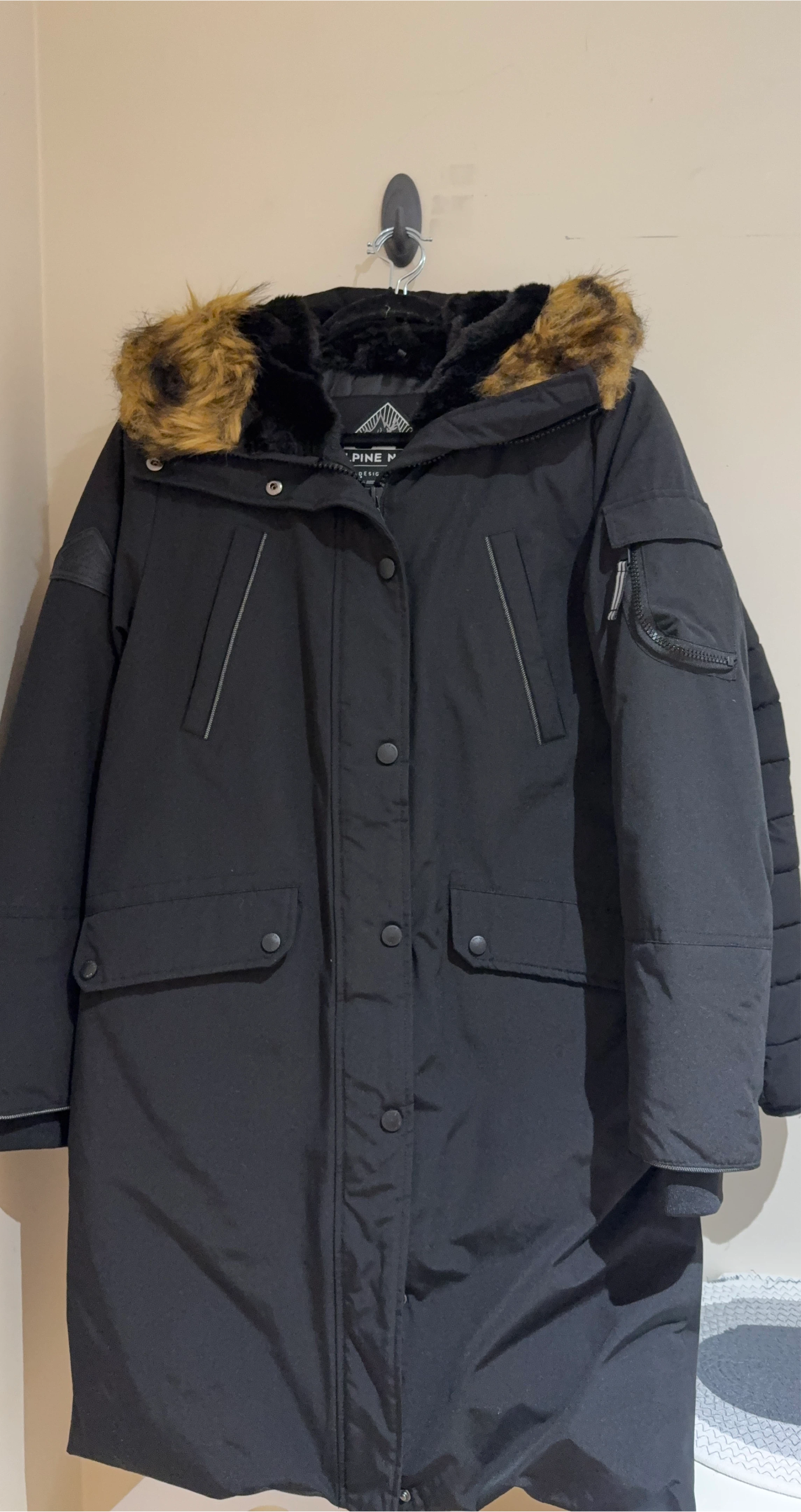 Alpine North Women's Black Parka