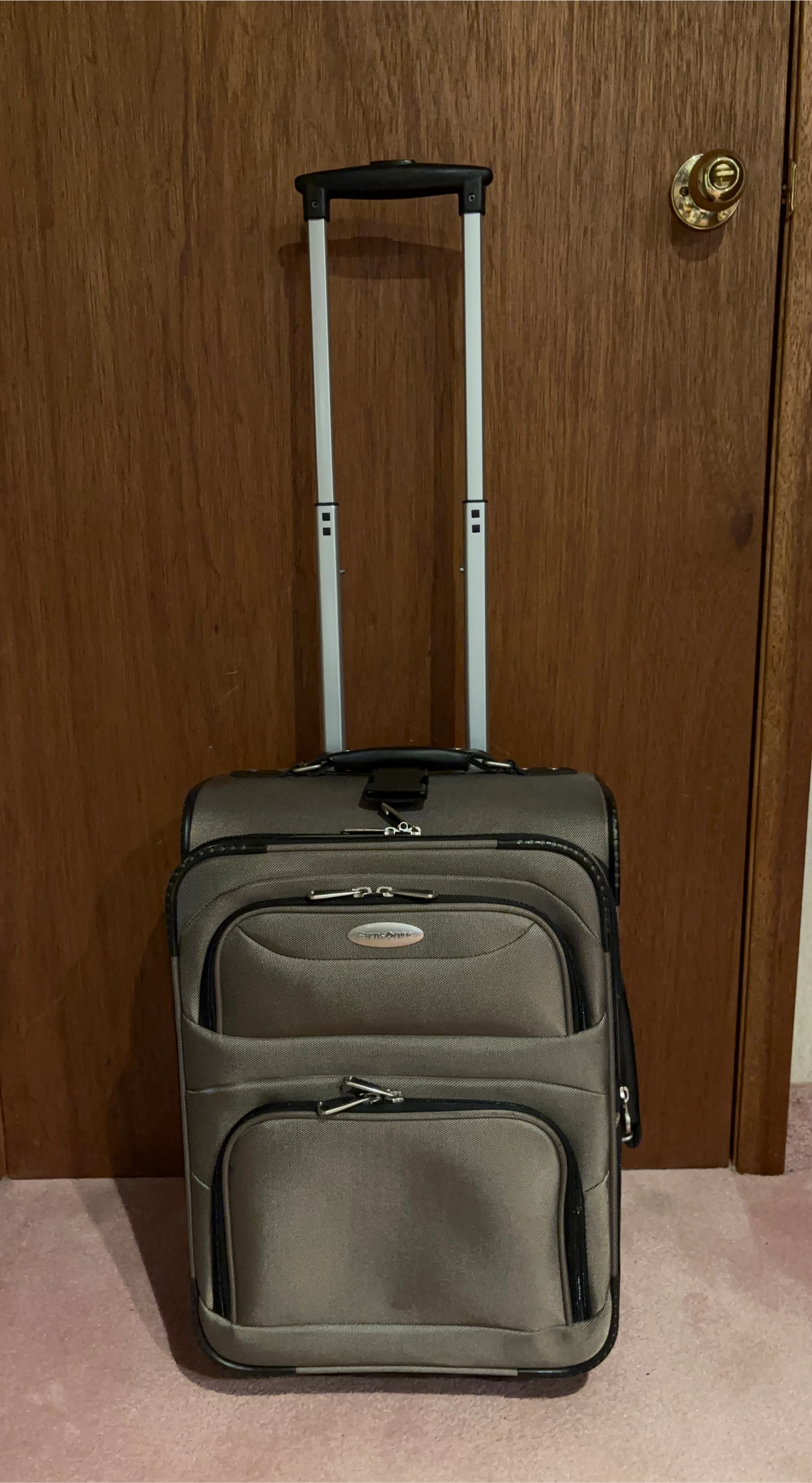 Samsonite carry-on expandable suitcase