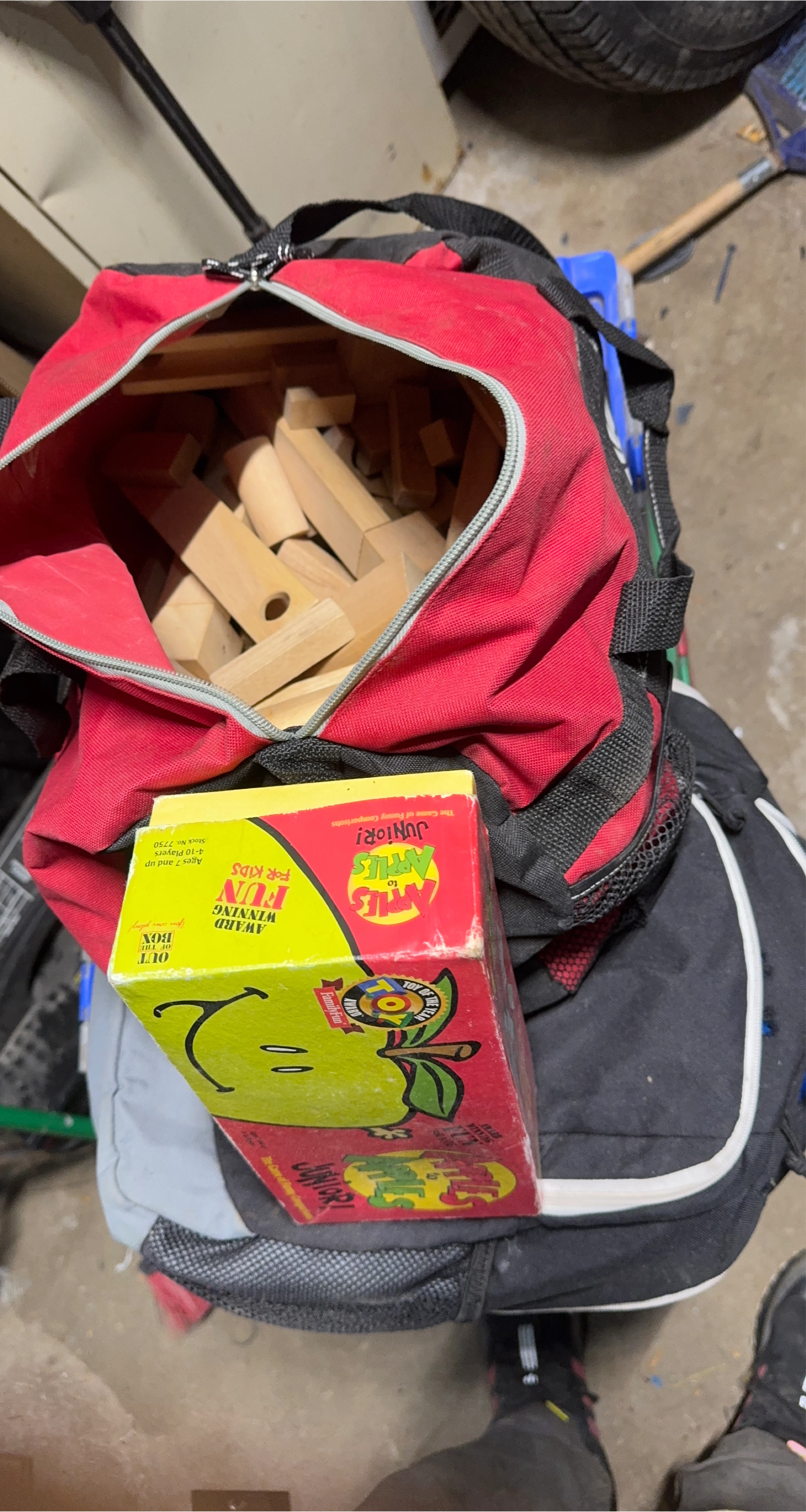 Apples to Apples Junior Card Game and Wooden Blocks Set
