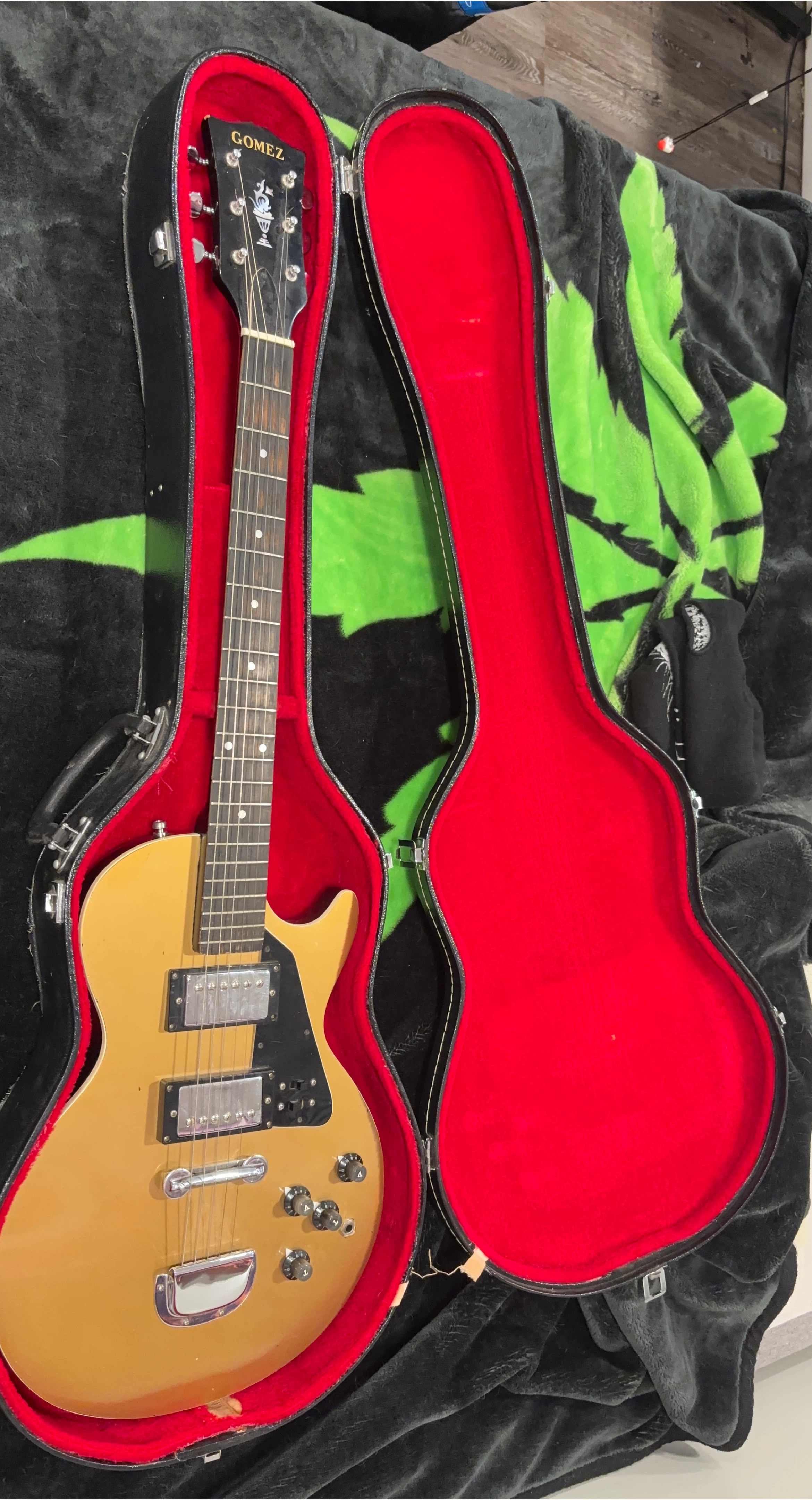 GOMEZ Electric Guitar in Hardshell Case