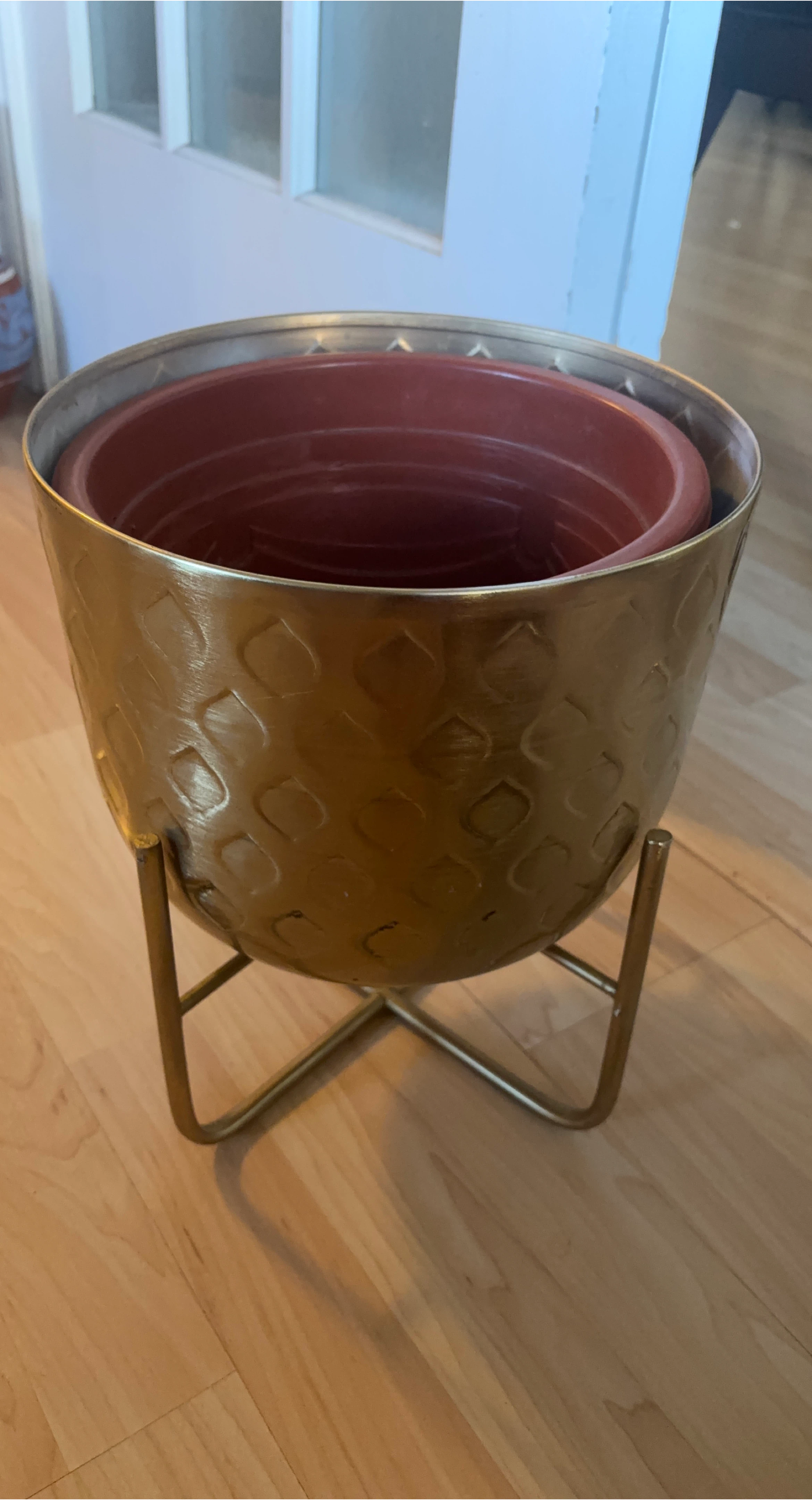 Gold Textured Plant Pot with Stand