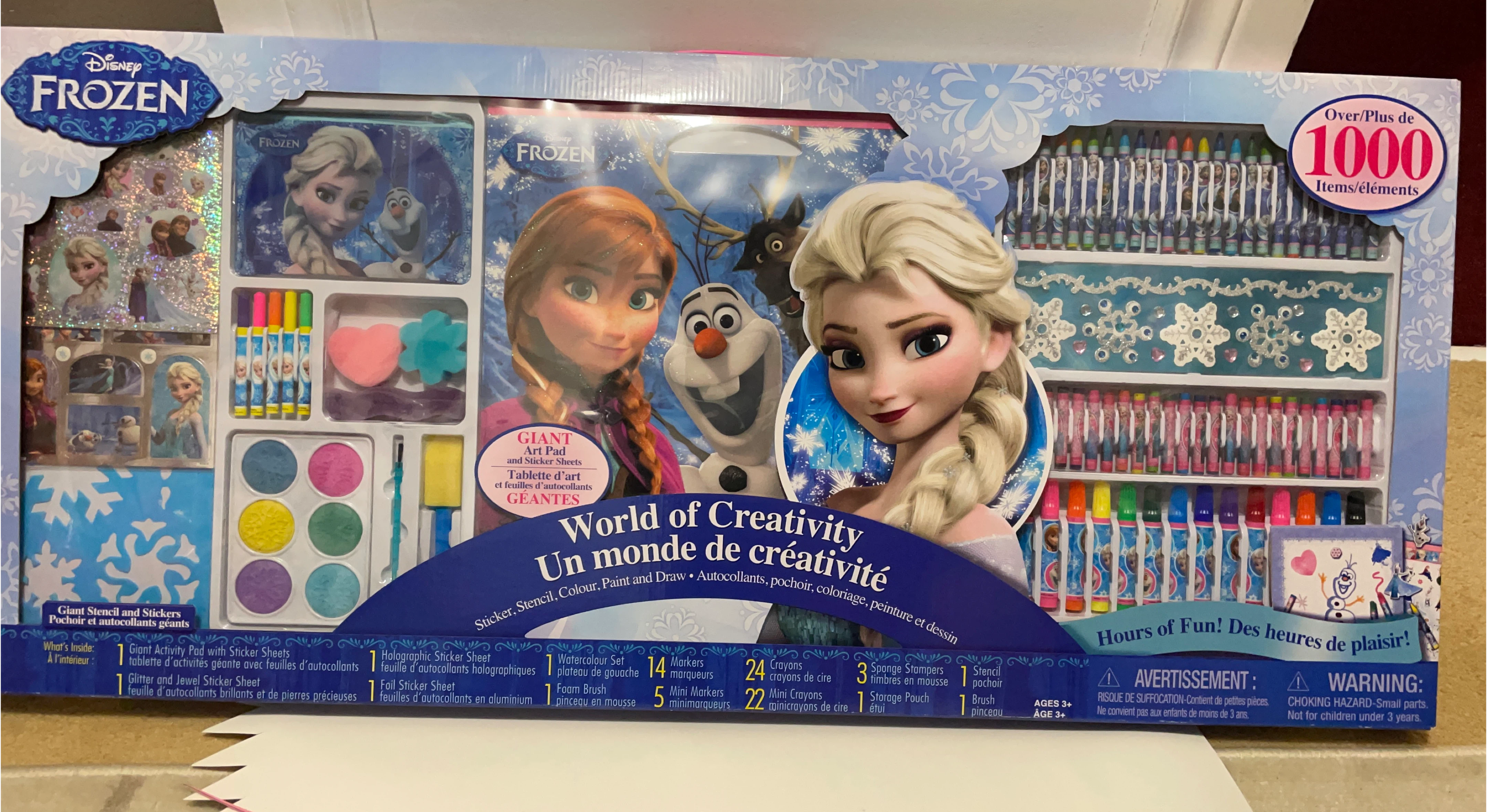 Disney Frozen "World of Creativity" Art Set - Over 1000 Pieces
