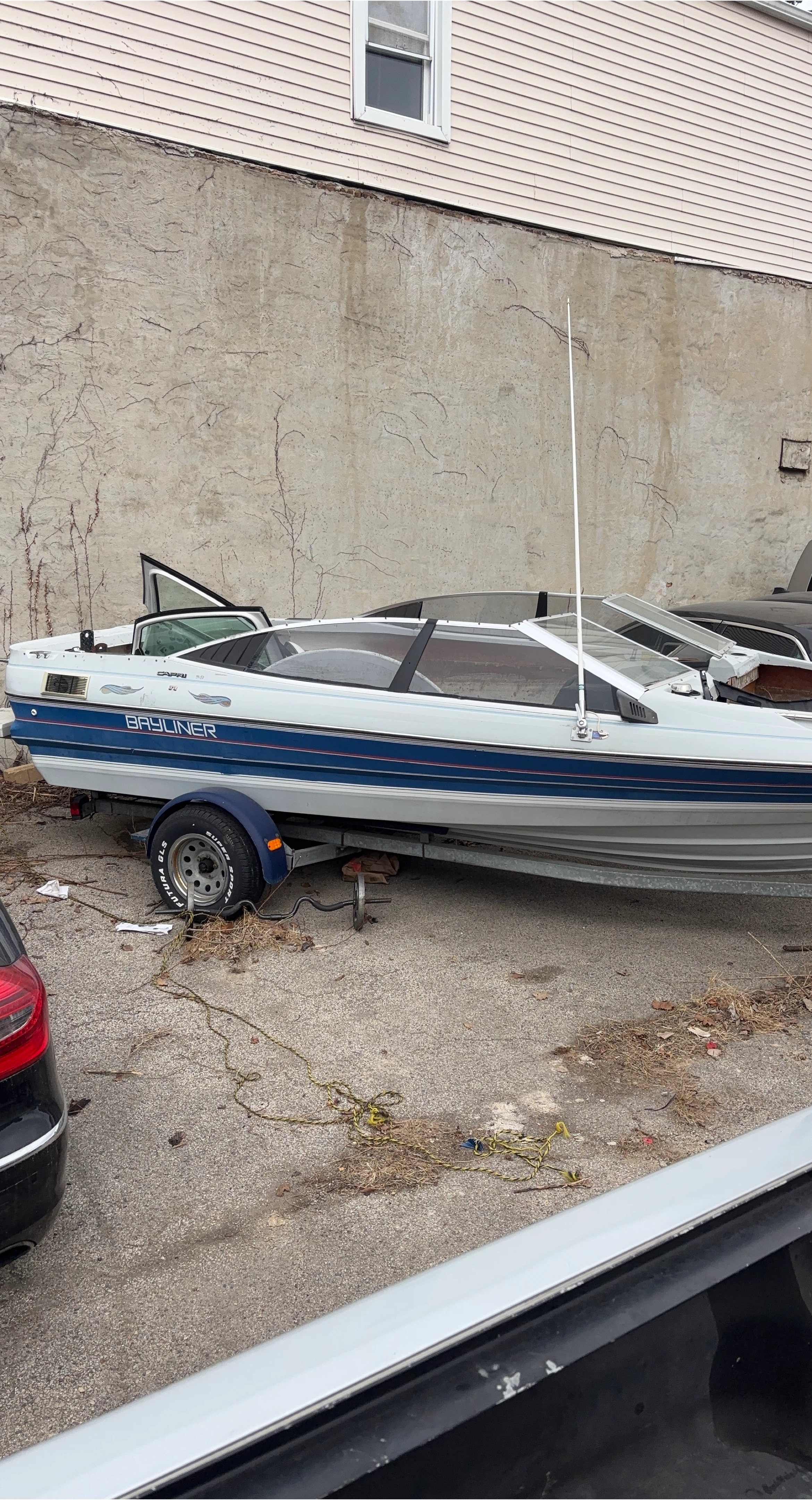 Bayliner Capri Boat with Trailer