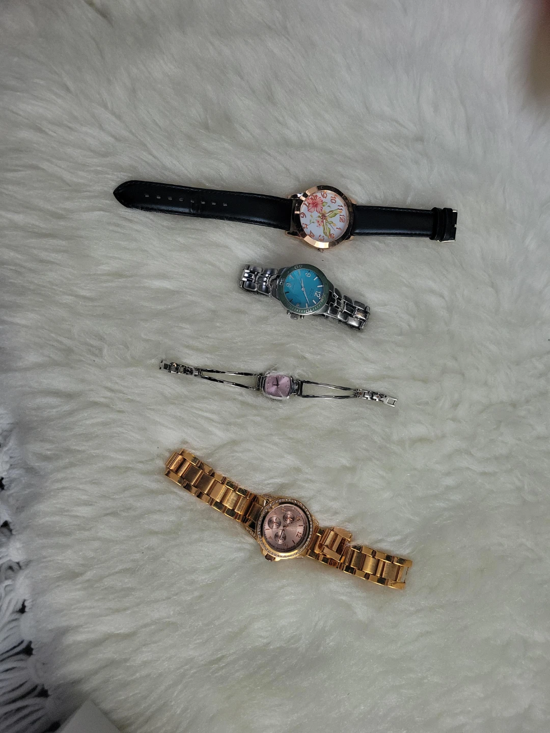 Set of 4 Women's Fashion Watches