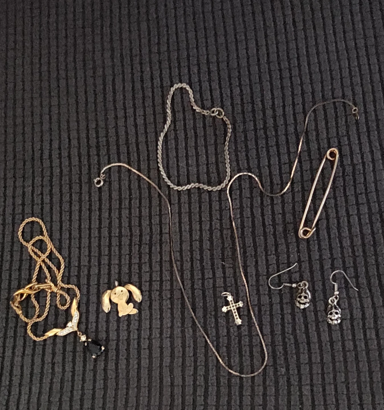 Assorted Jewellery Lot: Necklaces, Earrings, Pin