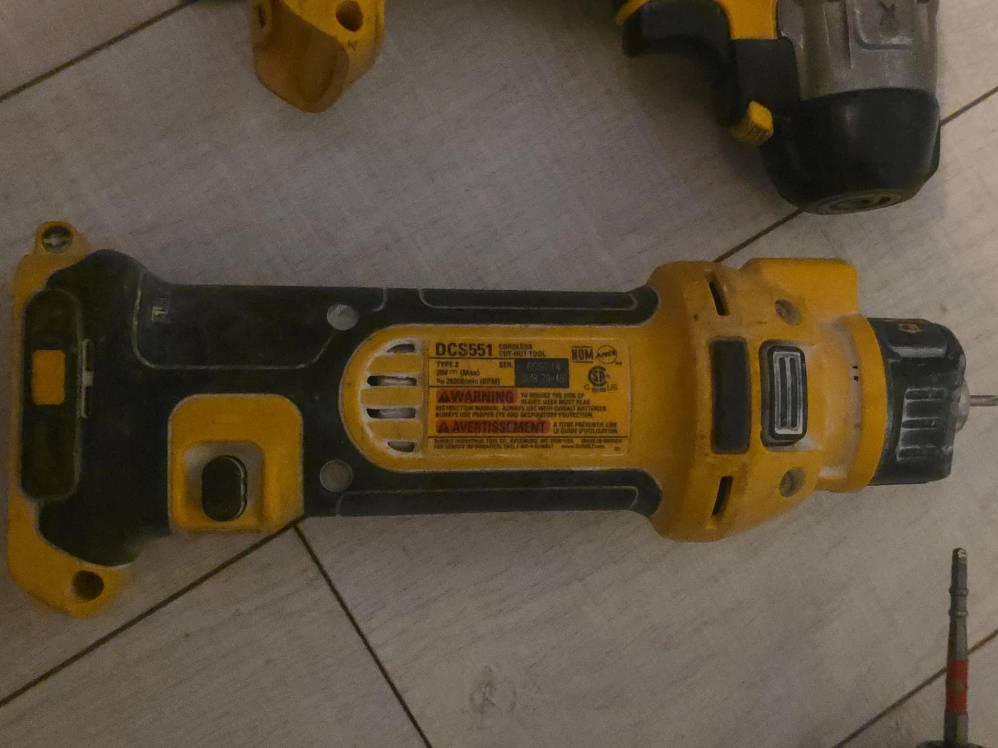 DeWalt DCS551 Cordless Cut-Out Tool