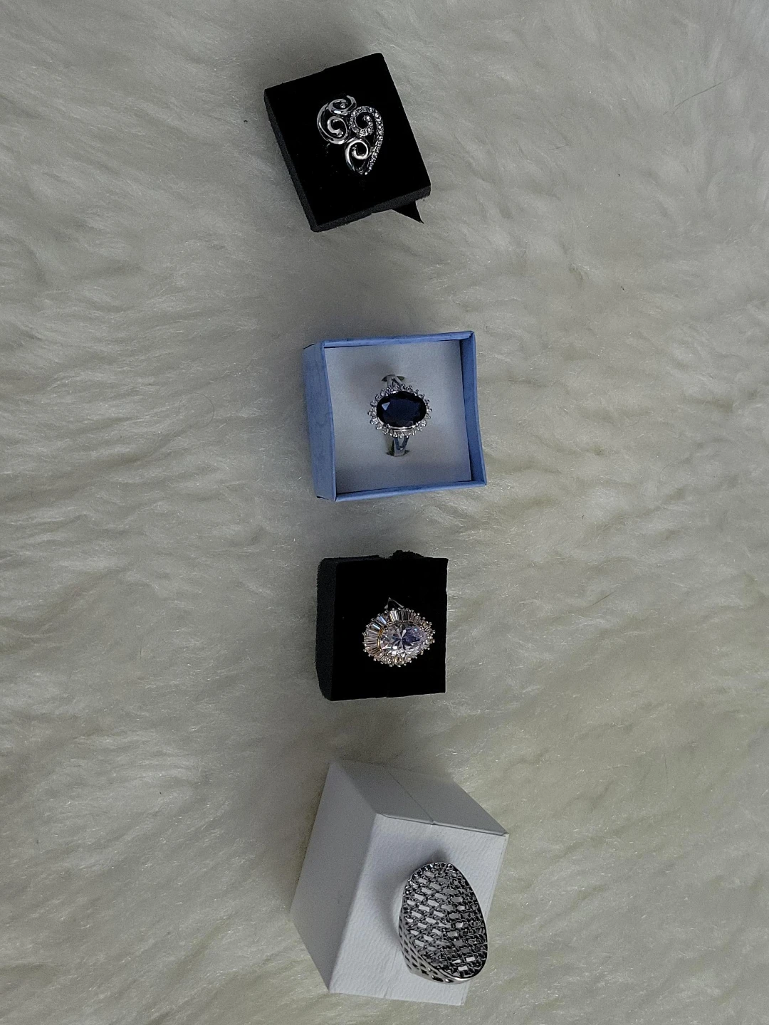 Assorted rings with boxes
