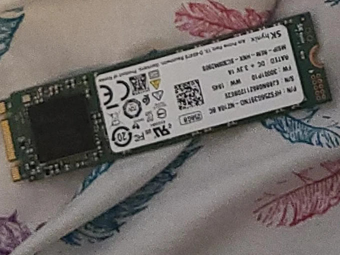 SK hynix 256GB NVMe SSD