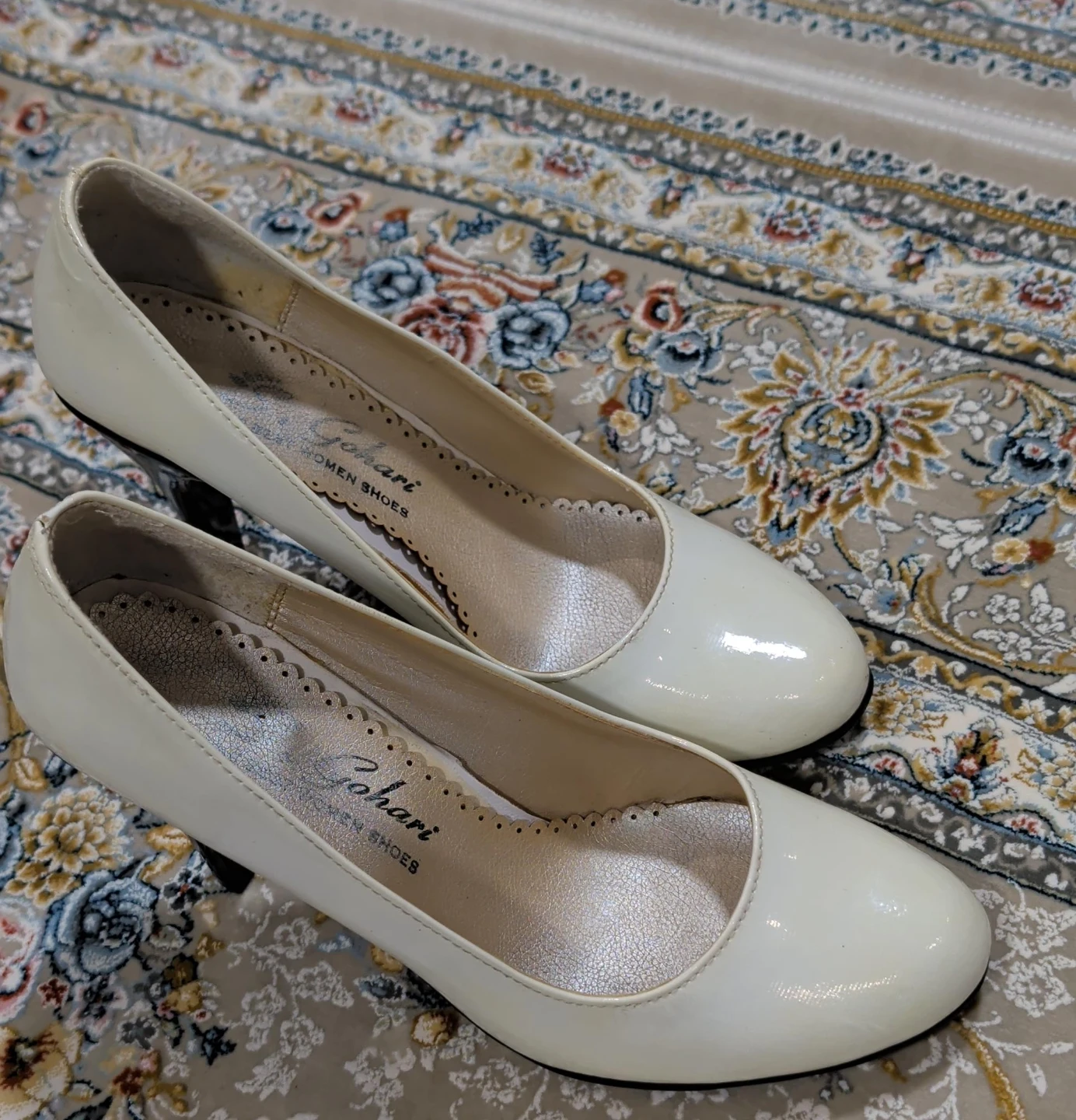 Gohari Women's White Patent Heels