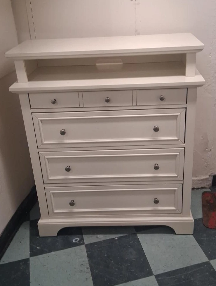 White 4-Drawer Dresser with Top Shelf
