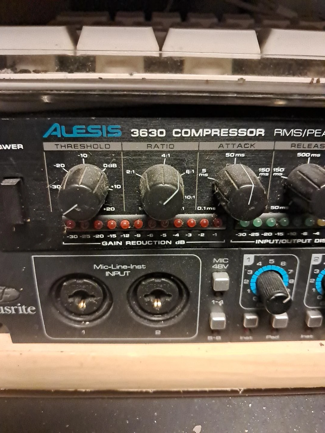 Alesis 3630 Compressor RMS/Peak Dual Channel Limiter with Gate