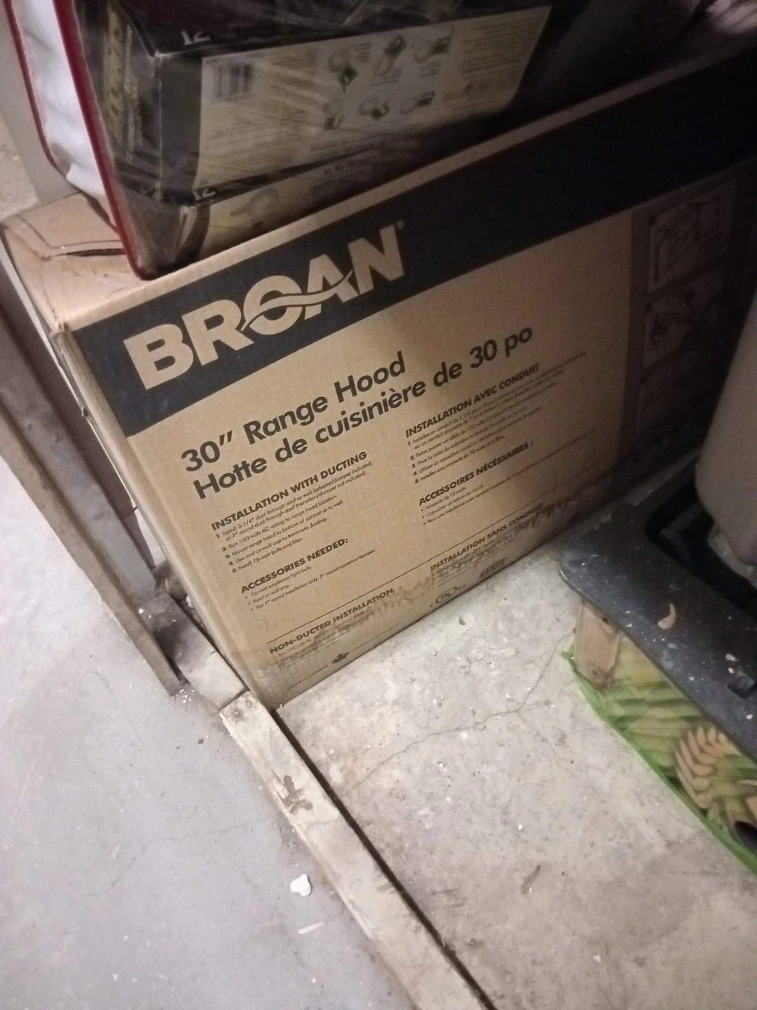 Broan 30" Range Hood
