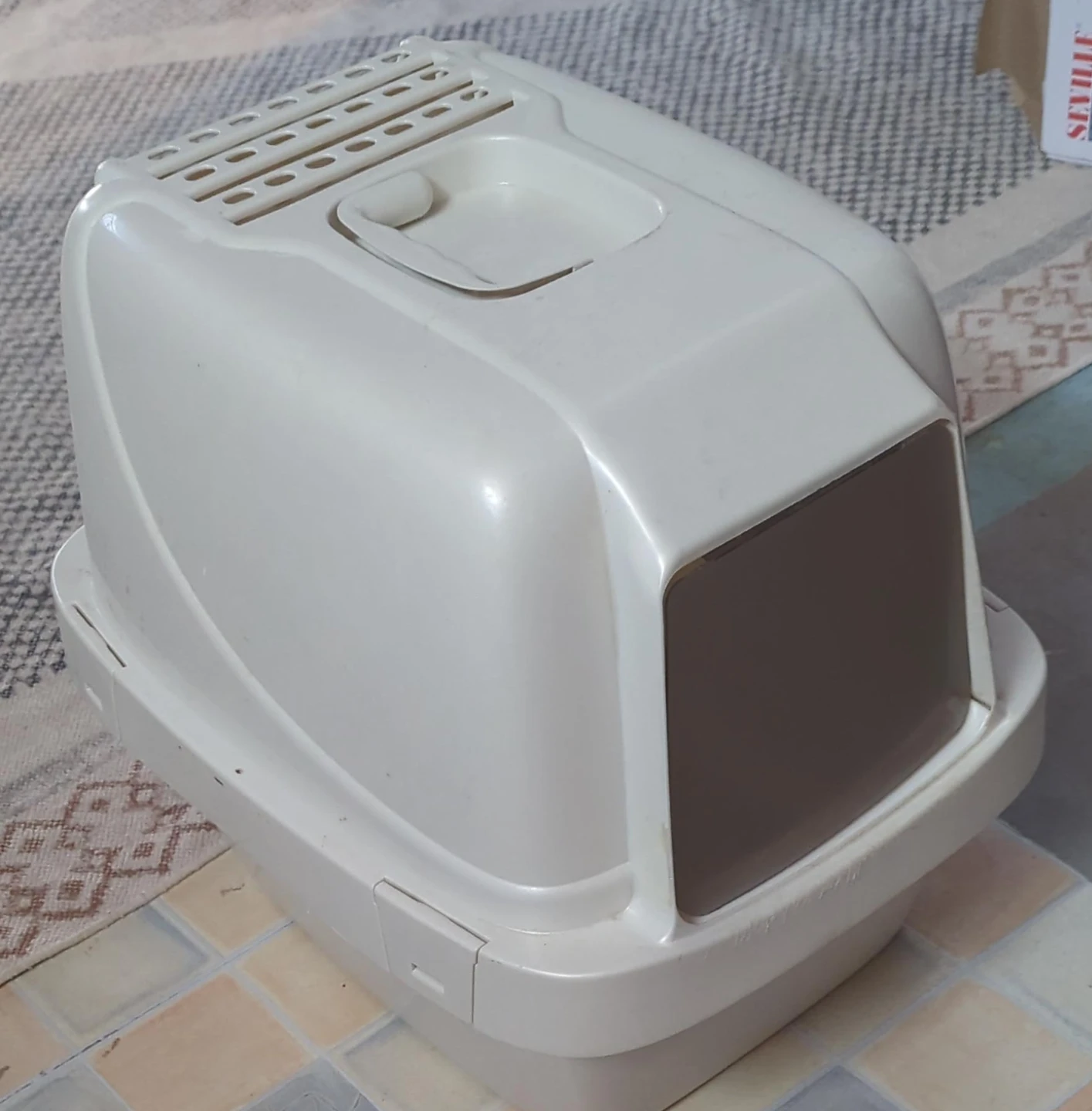 Covered Cat Litter Box with Scoop
