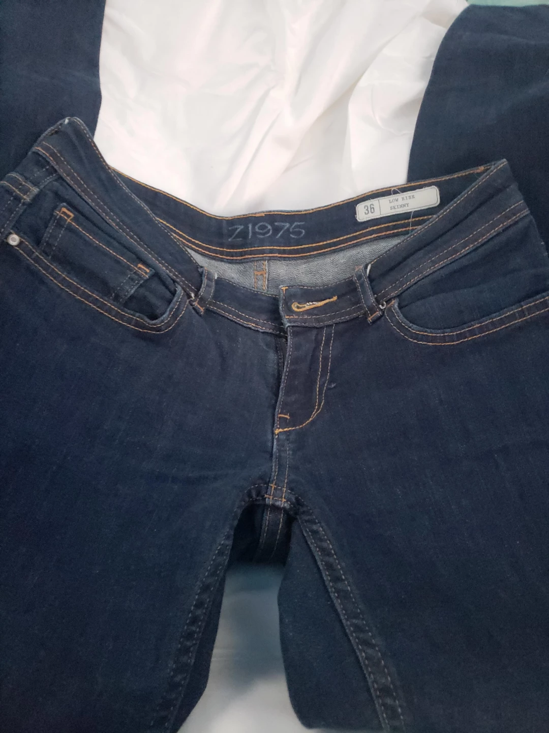 Z1975 Low Rise Skinny Jeans