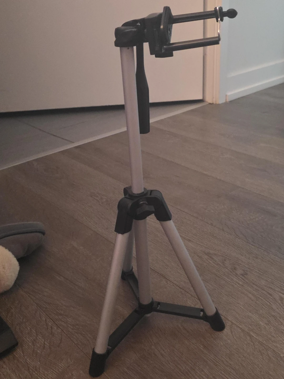 Mini Tripod for Smartphone