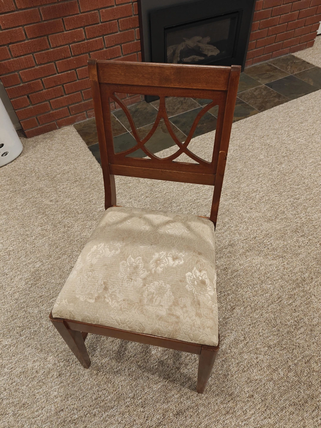 5 Dining Chairs (1 with arms)