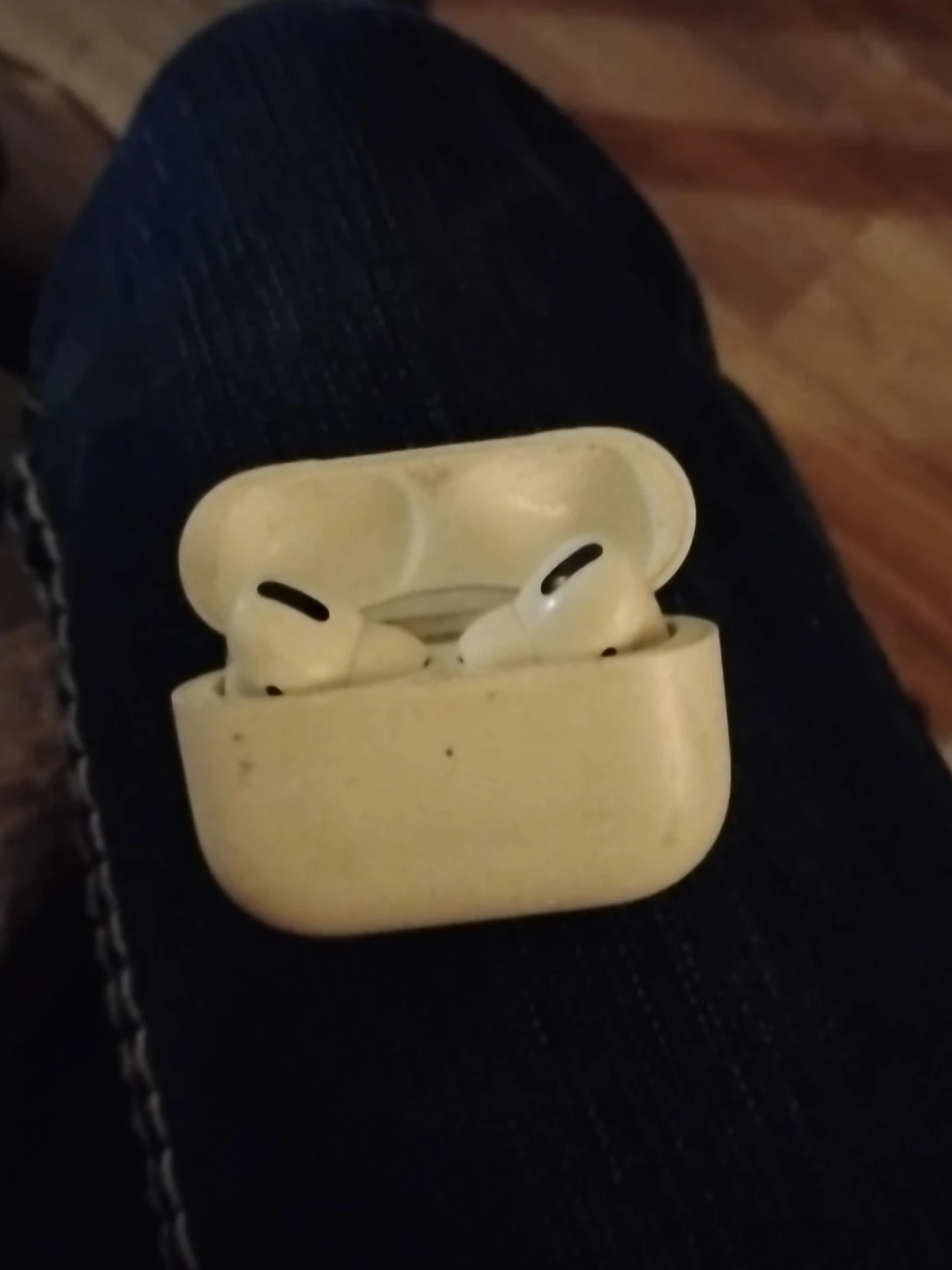 Apple AirPods Pro (1st Gen)🥕
