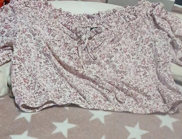 Torrid Floral Off-the-Shoulder Top Size 1