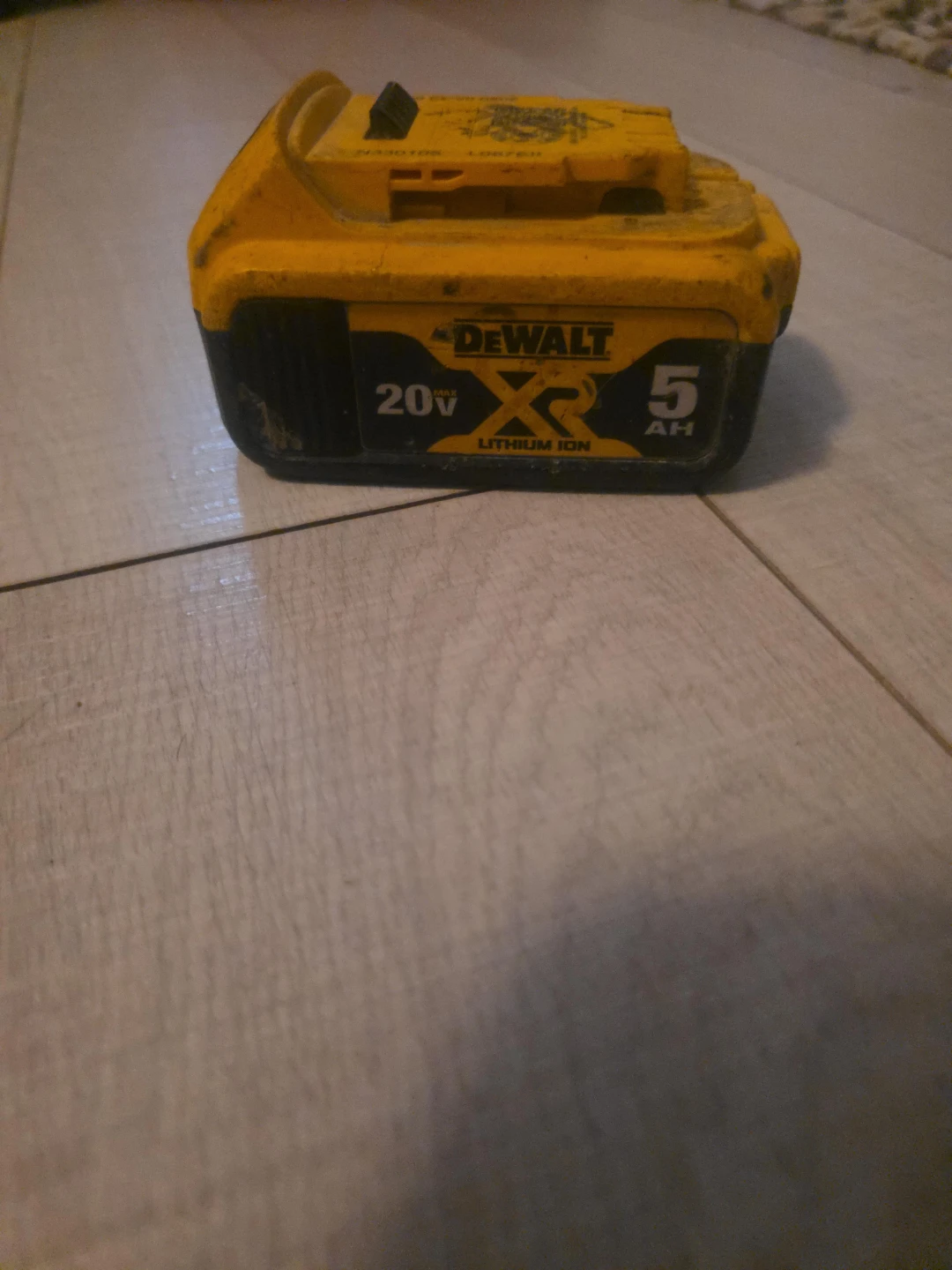 DEWALT 20V MAX XR 5.0 Ah Lithium Ion Battery