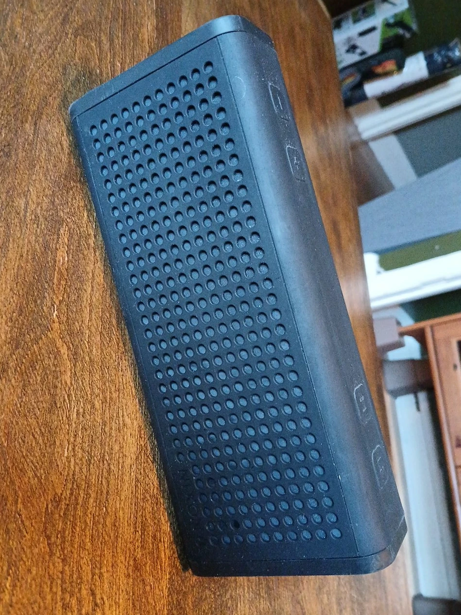 Black Portable Bluetooth Speaker