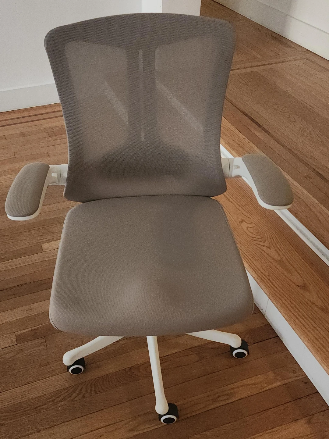 Ergonomic Mesh Office Chair - Gray