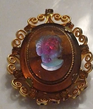 Vintage Cameo Brooch with Amber and Gold Tone Frame