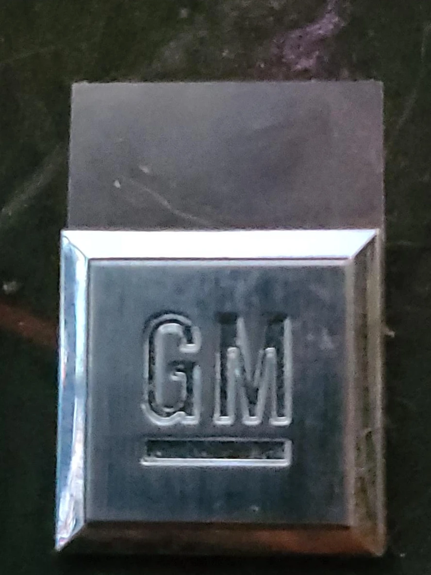 GM General Motors Emblem Badge - photo 2