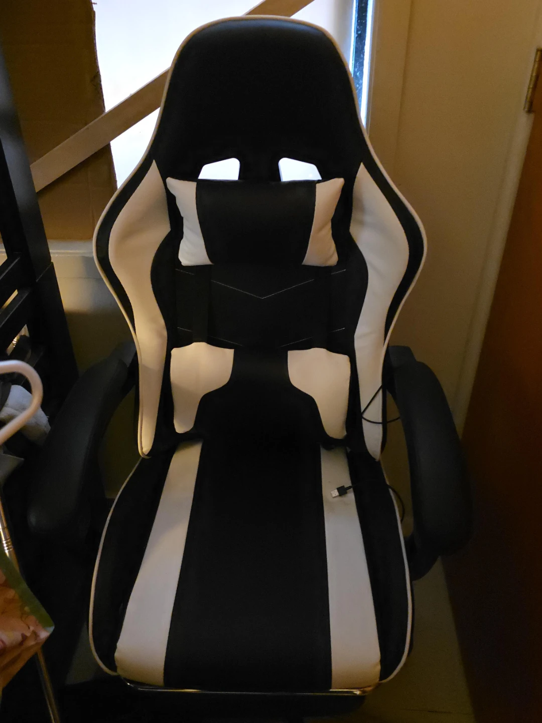 Gaming Chair with Footrest