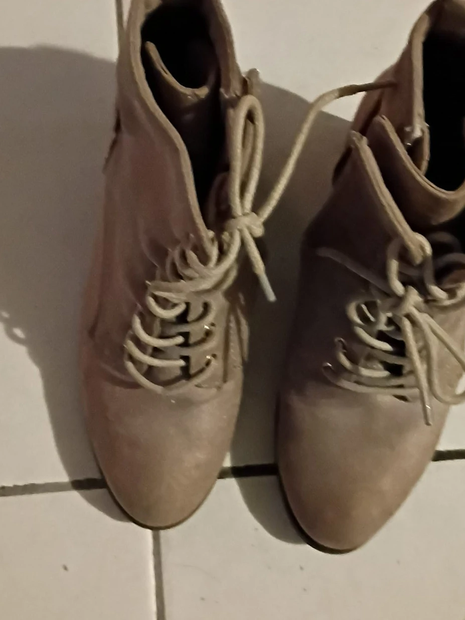 Women's Lace-Up Ankle Boots Taupe