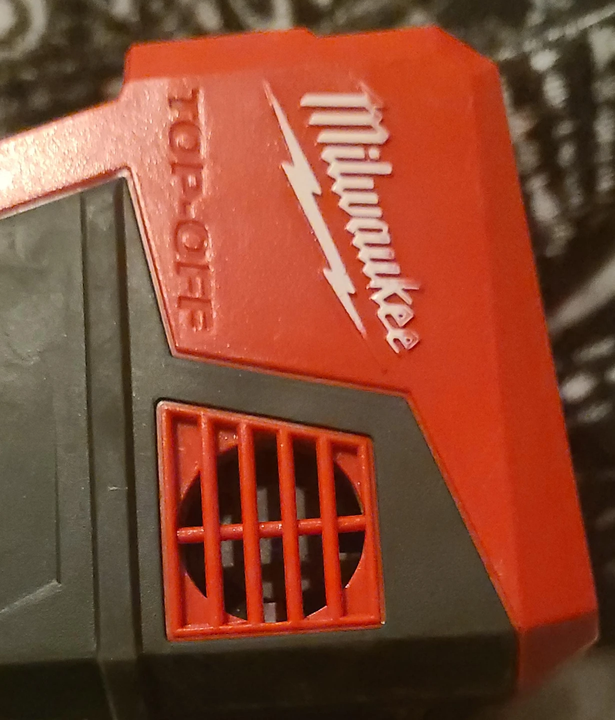 Milwaukee TOP-OFF Battery Charger
