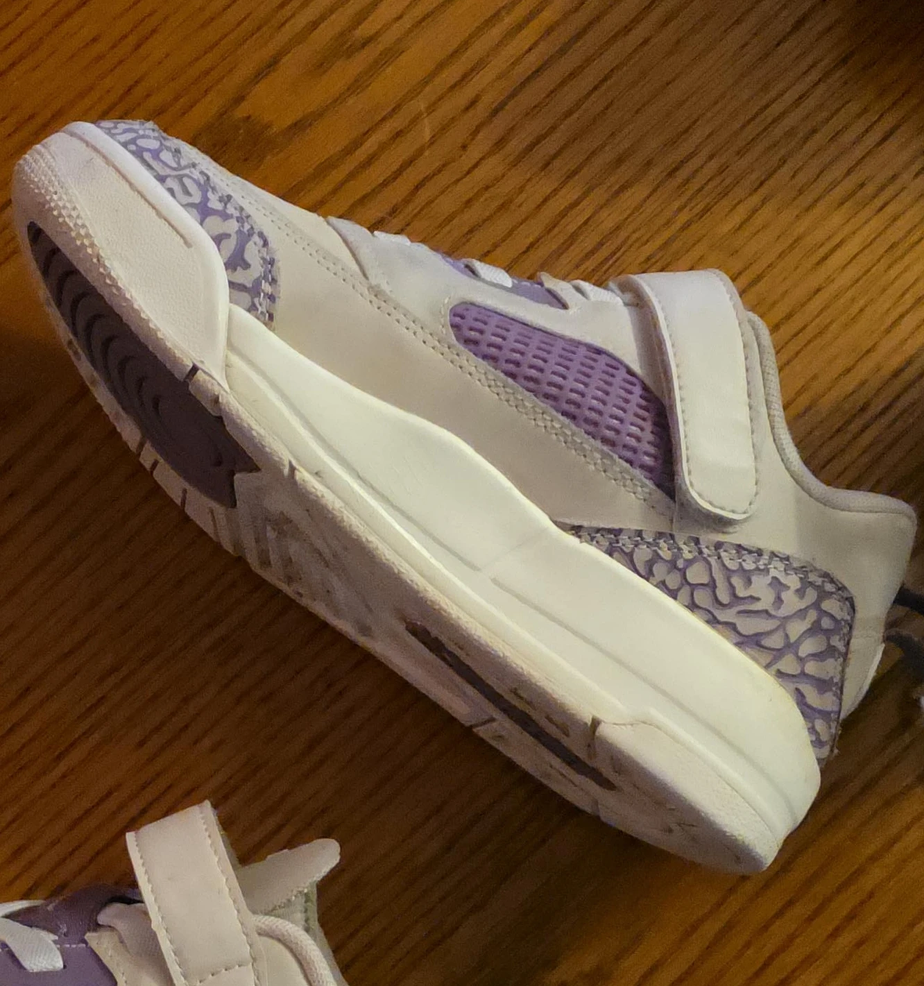 Jordan 3 Retro (Little Kids) Shoes - Size 2.5Y