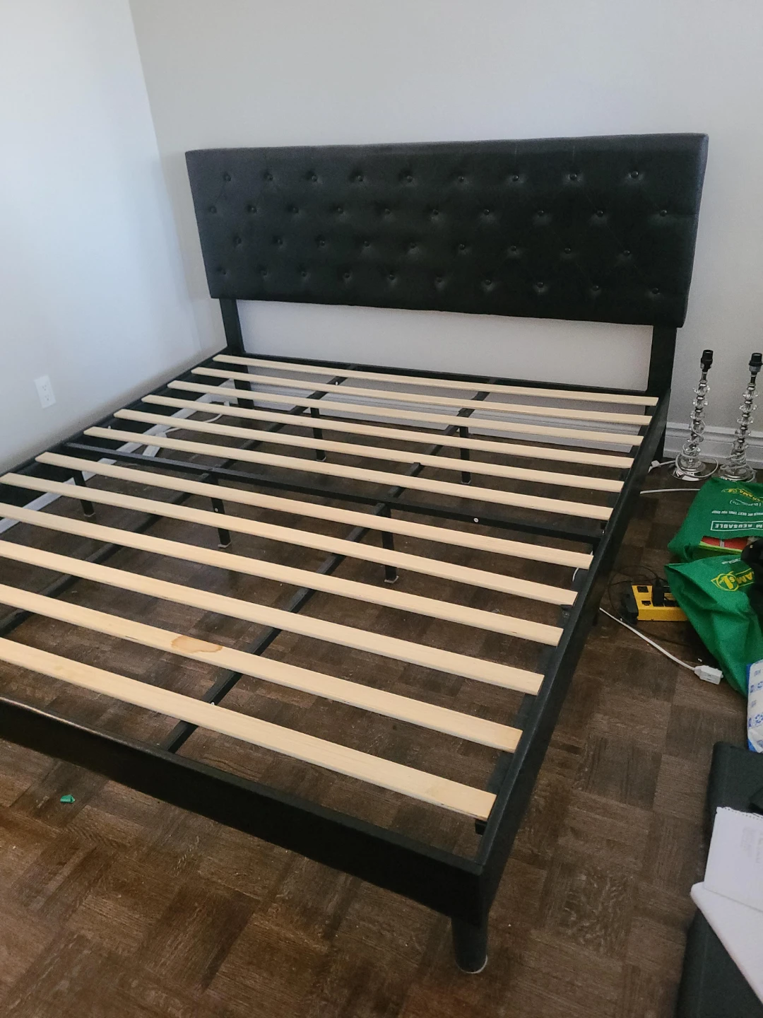 King size black Upholstered Bed Frame with Tufted Headboard